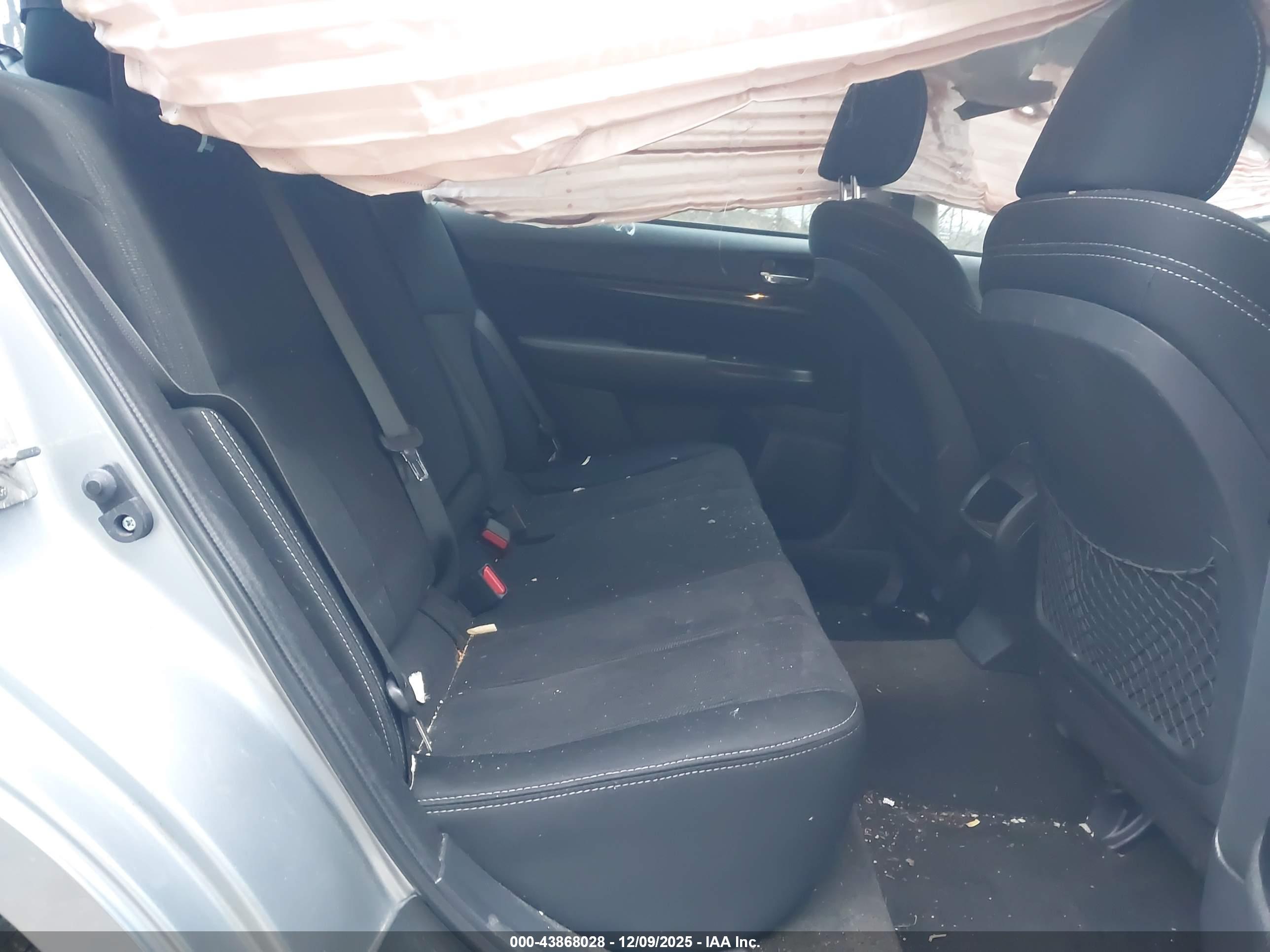 SUBARU LEGACY image 8