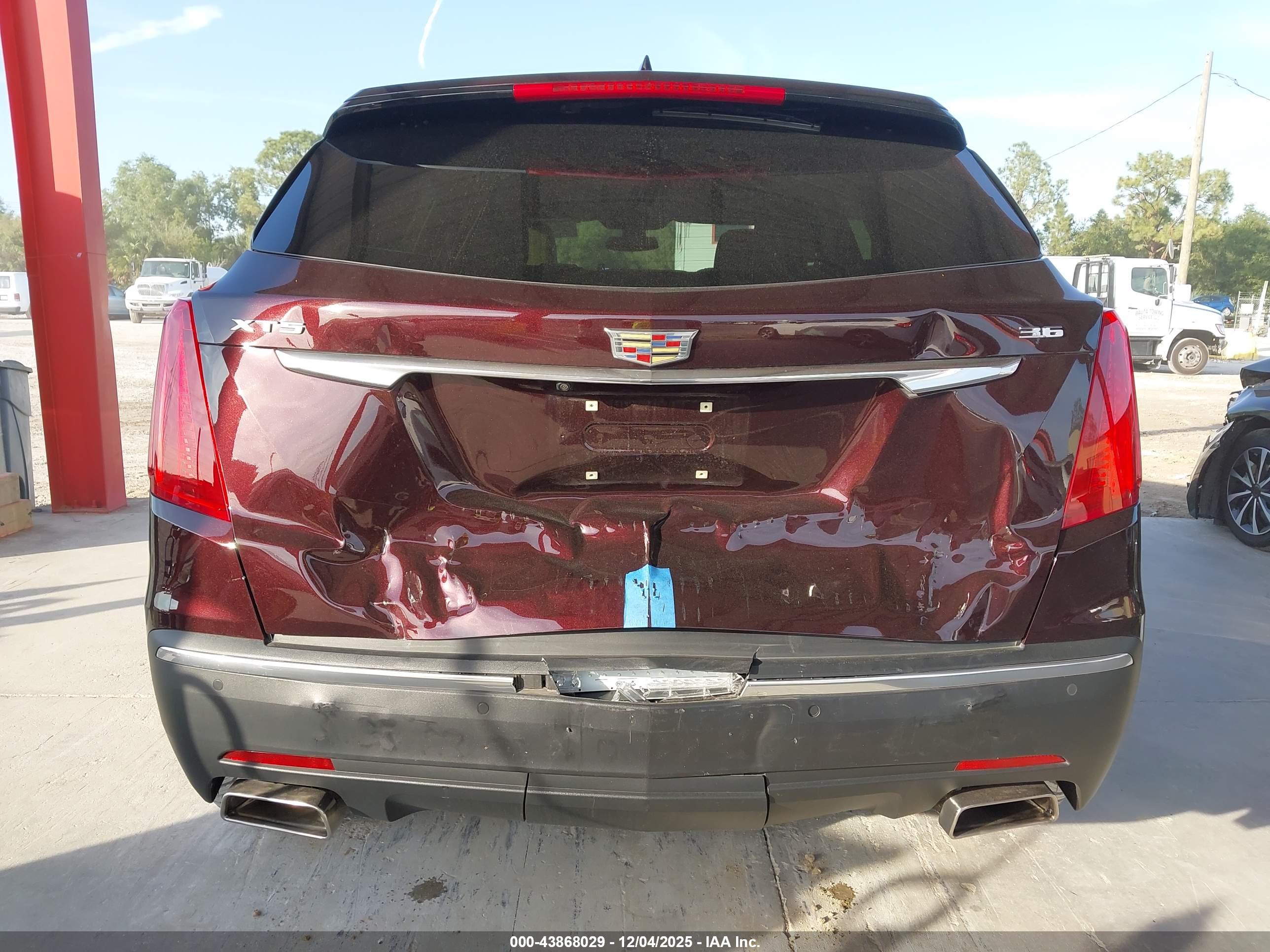 CADILLAC XT5 image 6