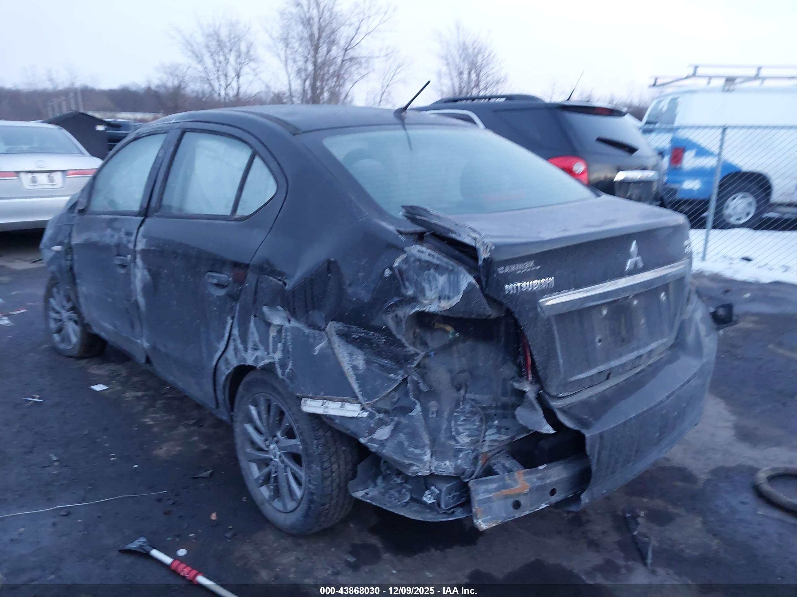 MITSUBISHI MIRAGE image 3