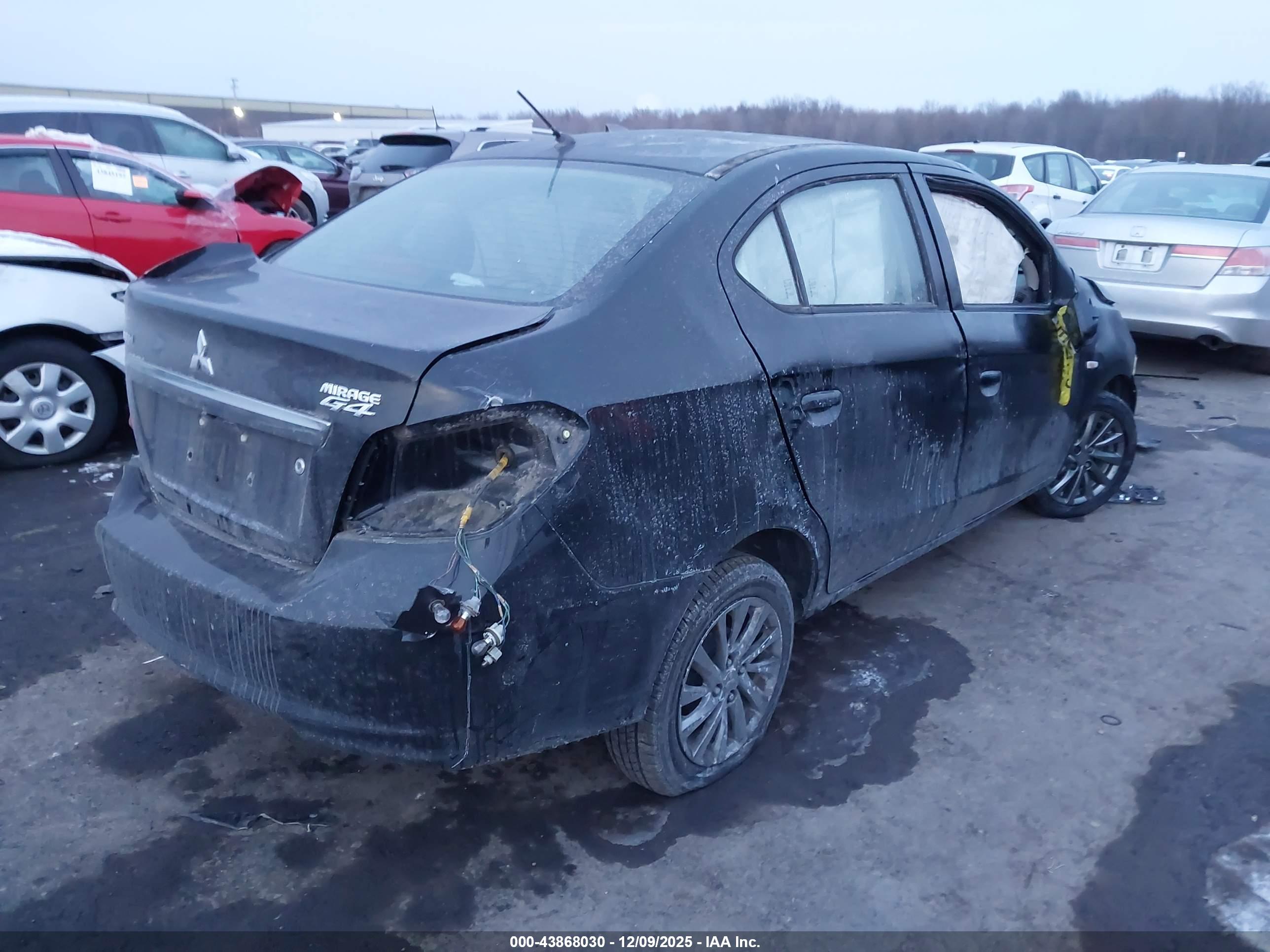 MITSUBISHI MIRAGE image 4