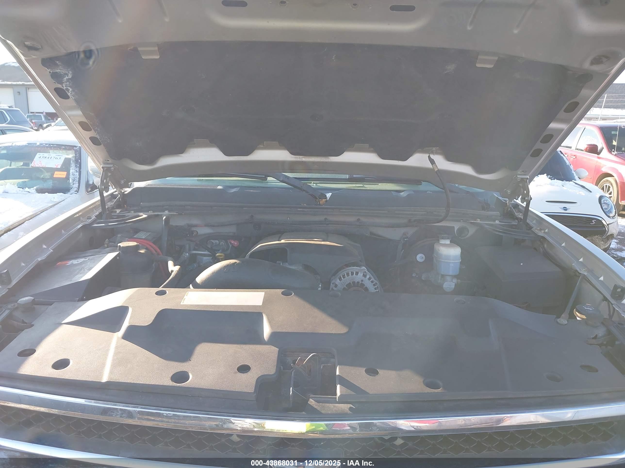CHEVROLET SILVERADO image 10