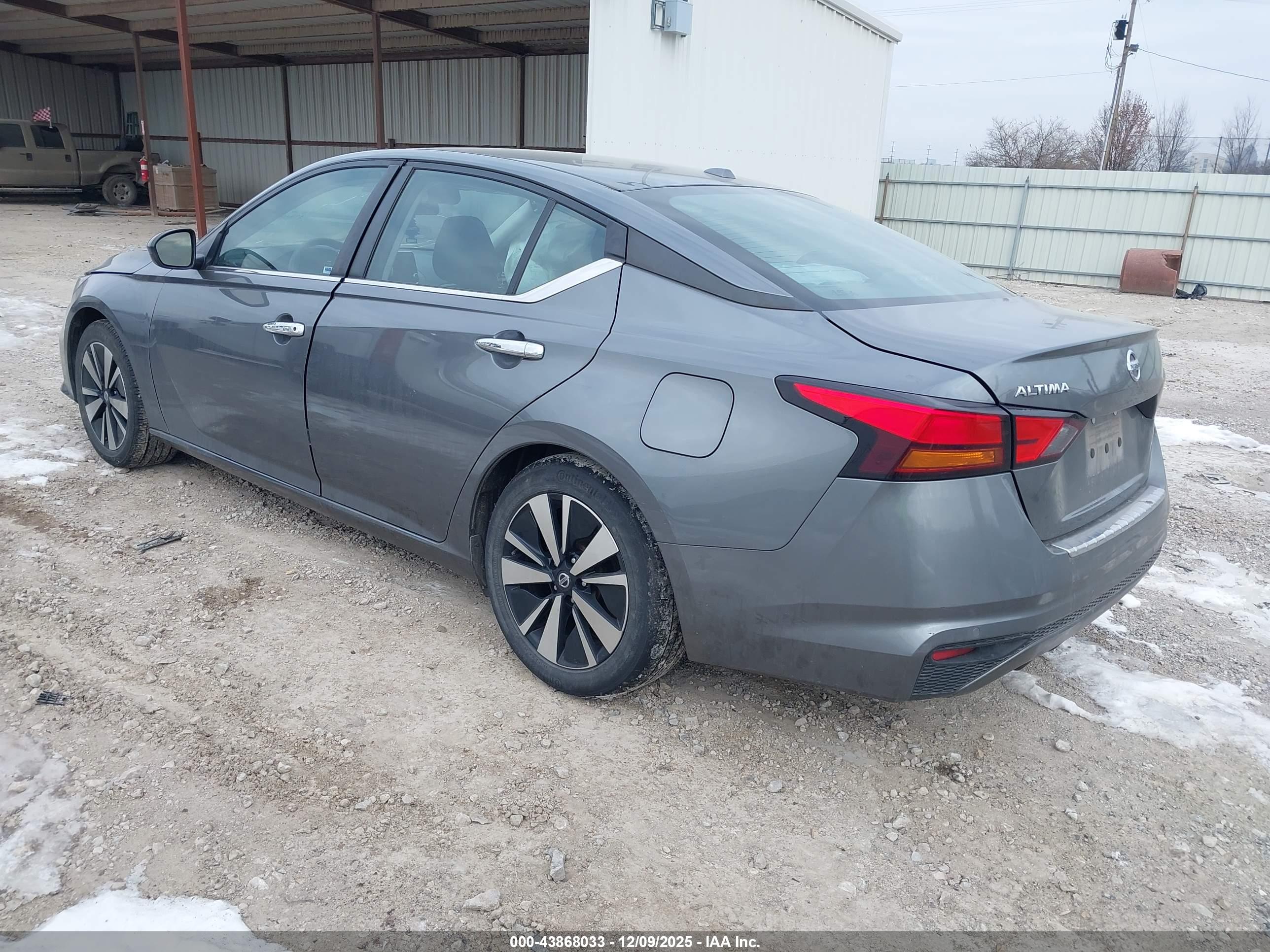 NISSAN ALTIMA image 3
