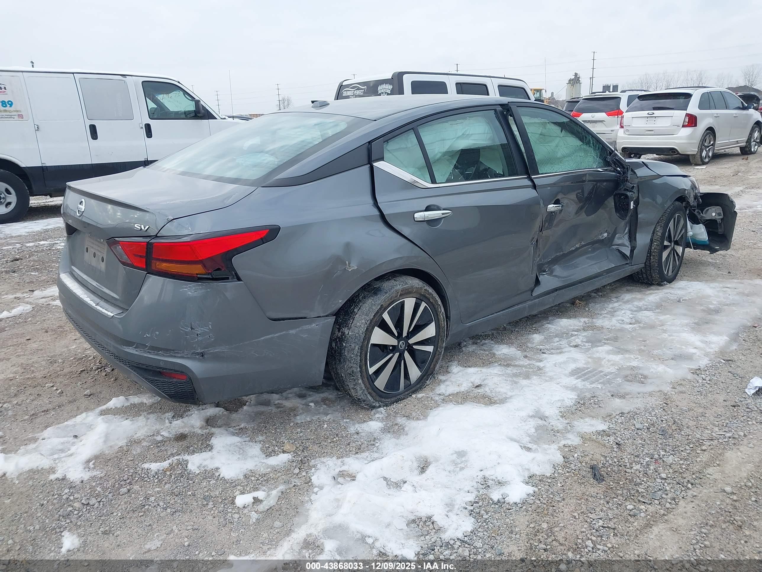 NISSAN ALTIMA image 4