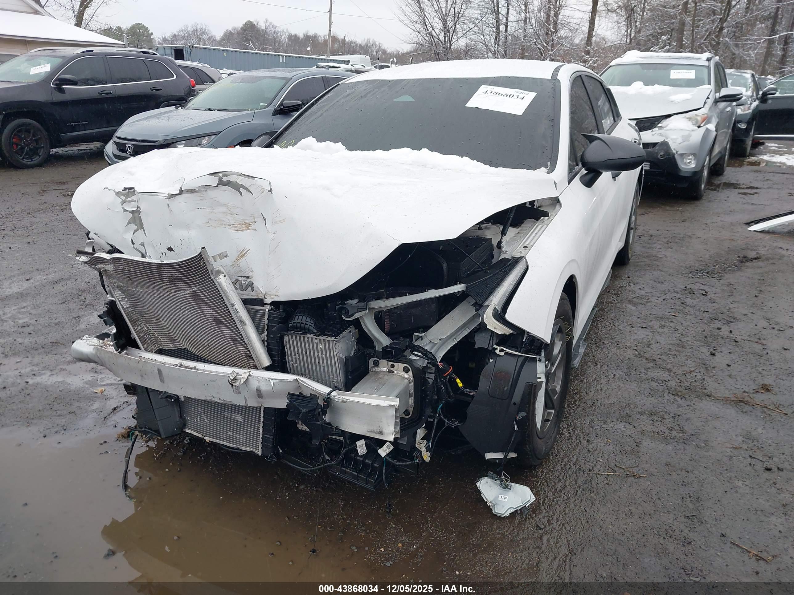 KIA K5 image 6