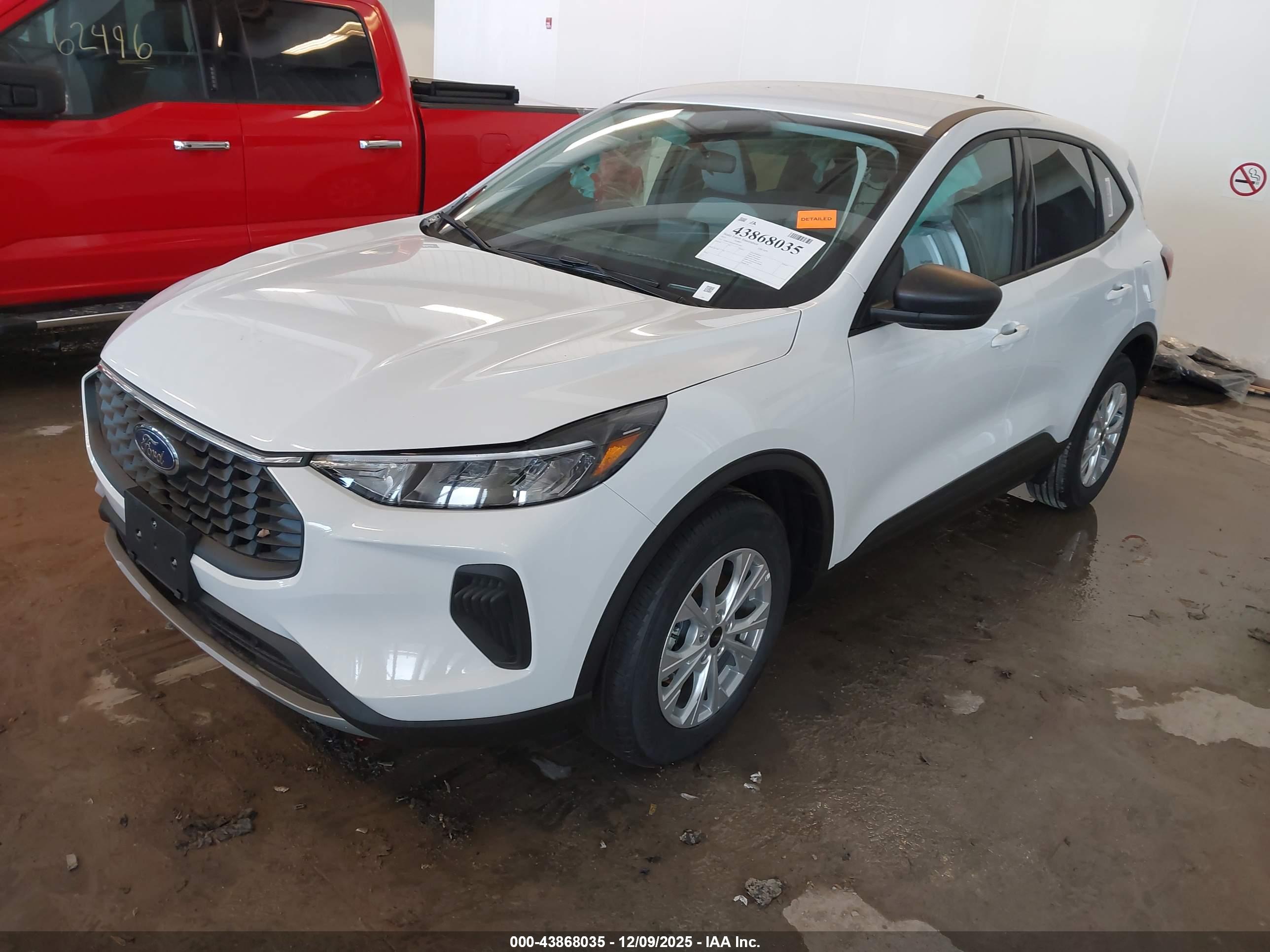 FORD ESCAPE image 2