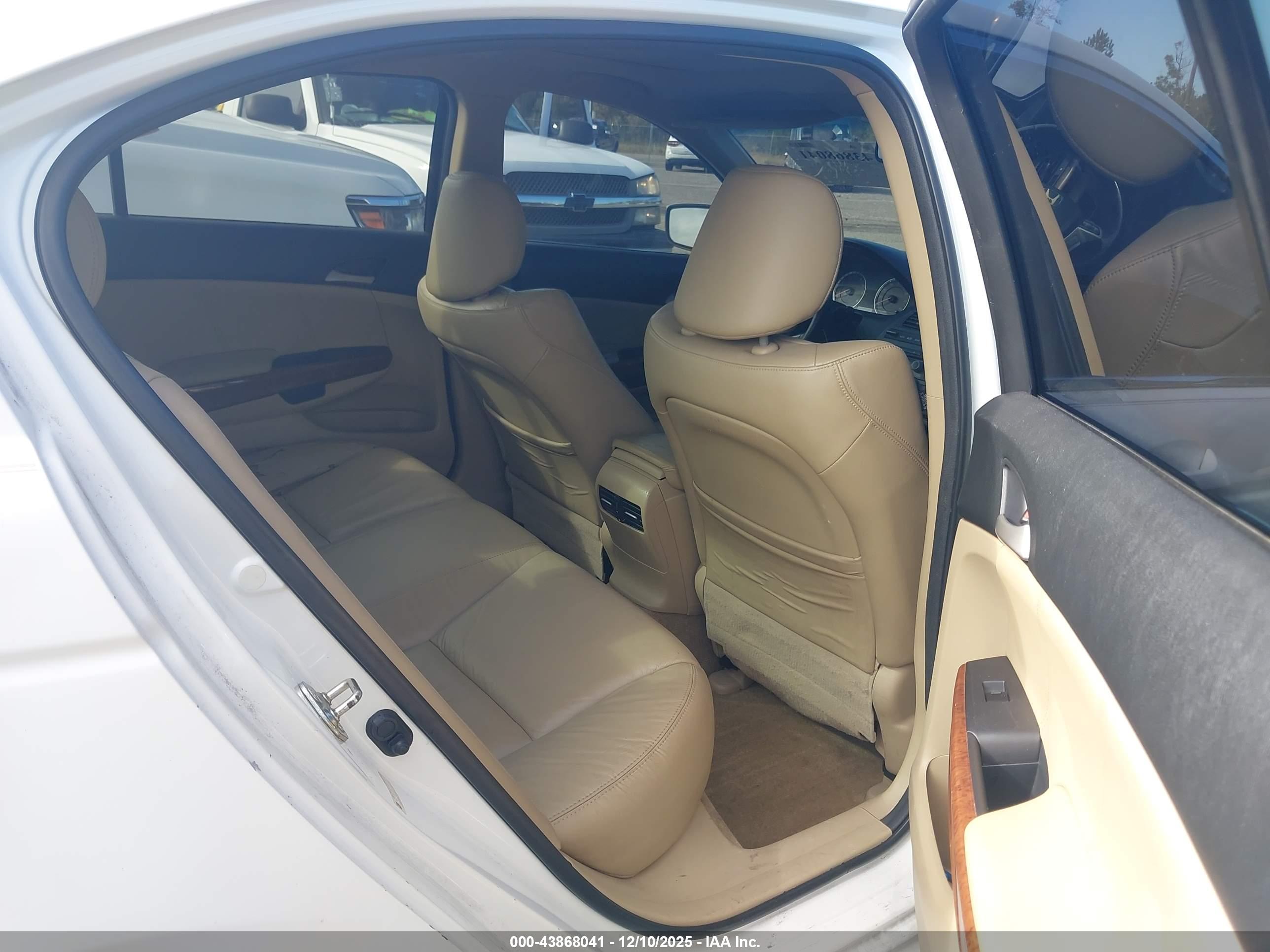 HONDA ACCORD image 8