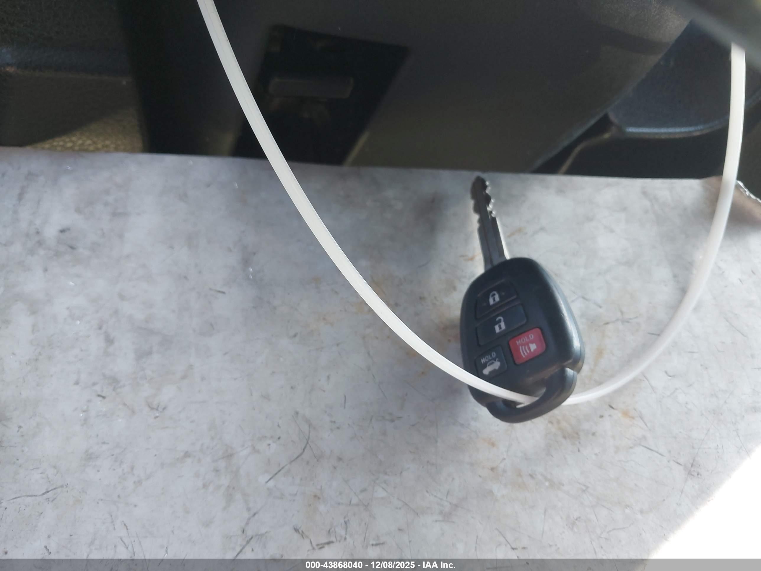 TOYOTA COROLLA image 11
