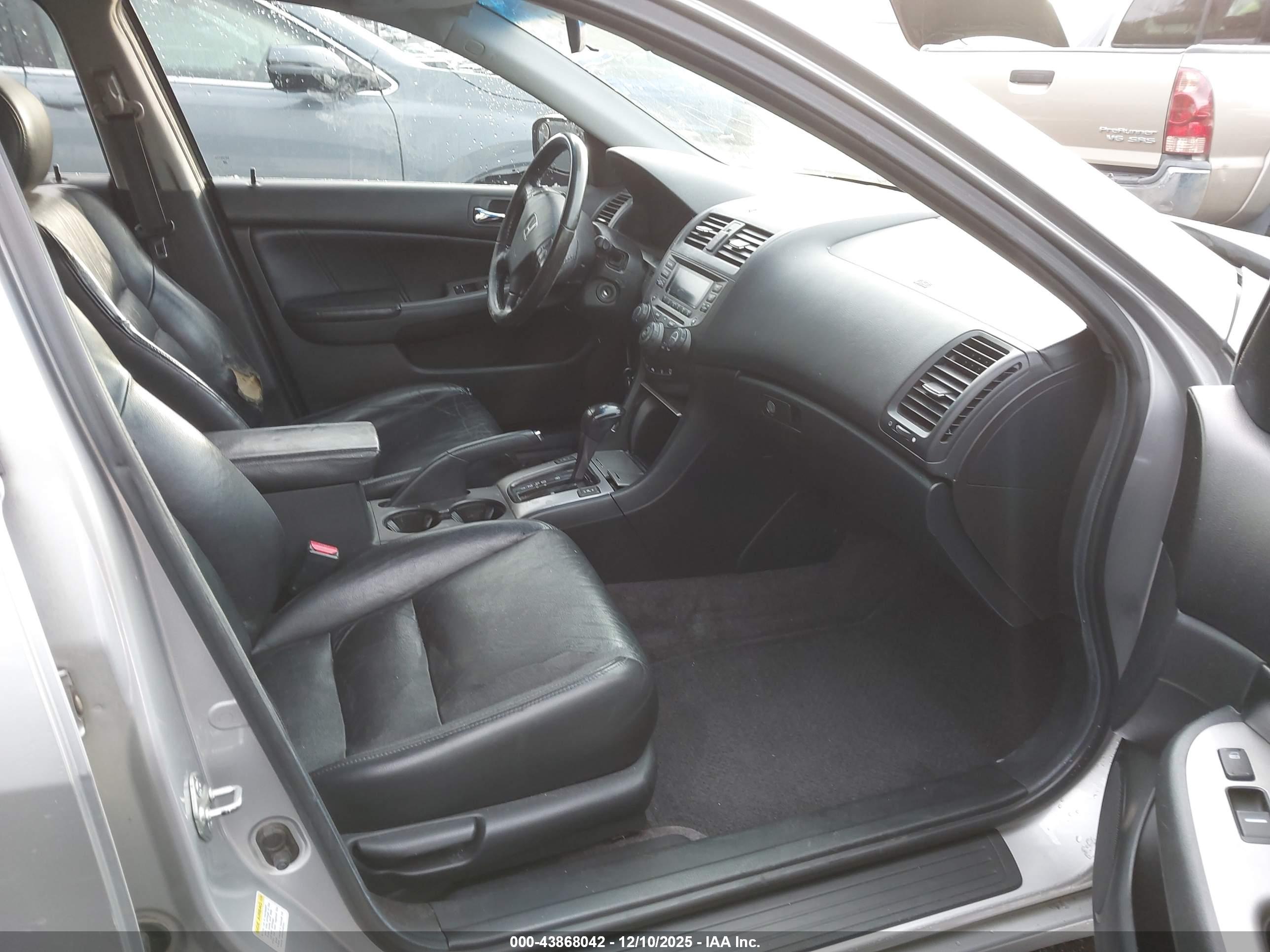 HONDA ACCORD image 5