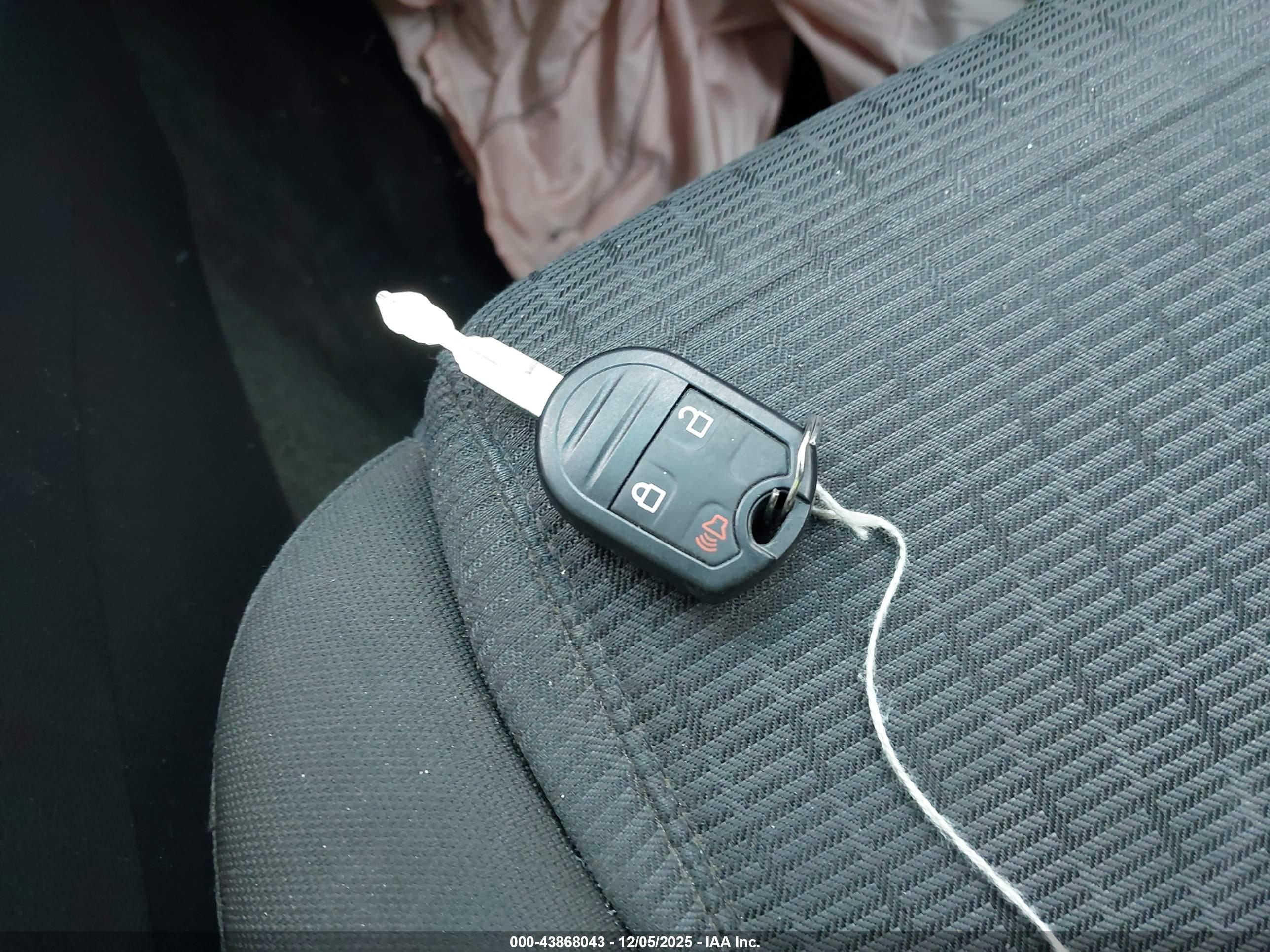 FORD EXPLORER image 11