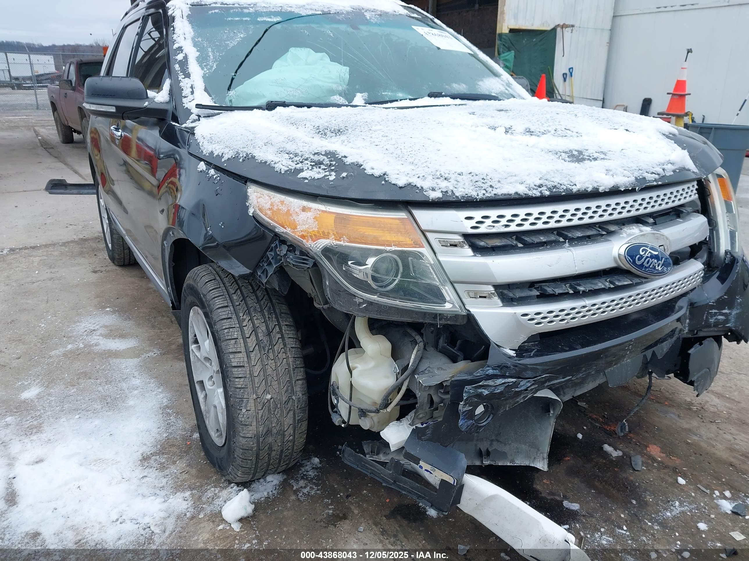 FORD EXPLORER image 6