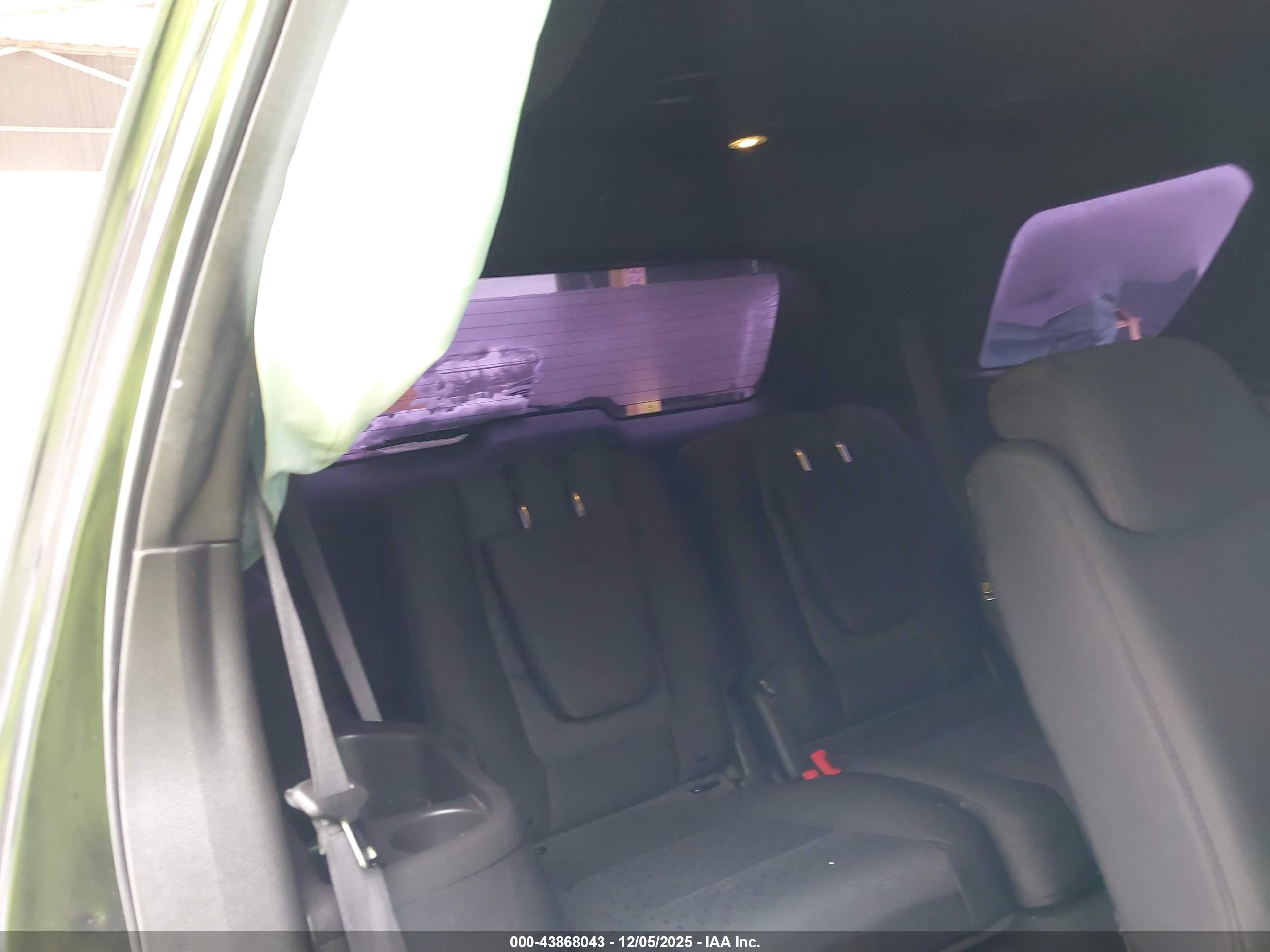 FORD EXPLORER image 8