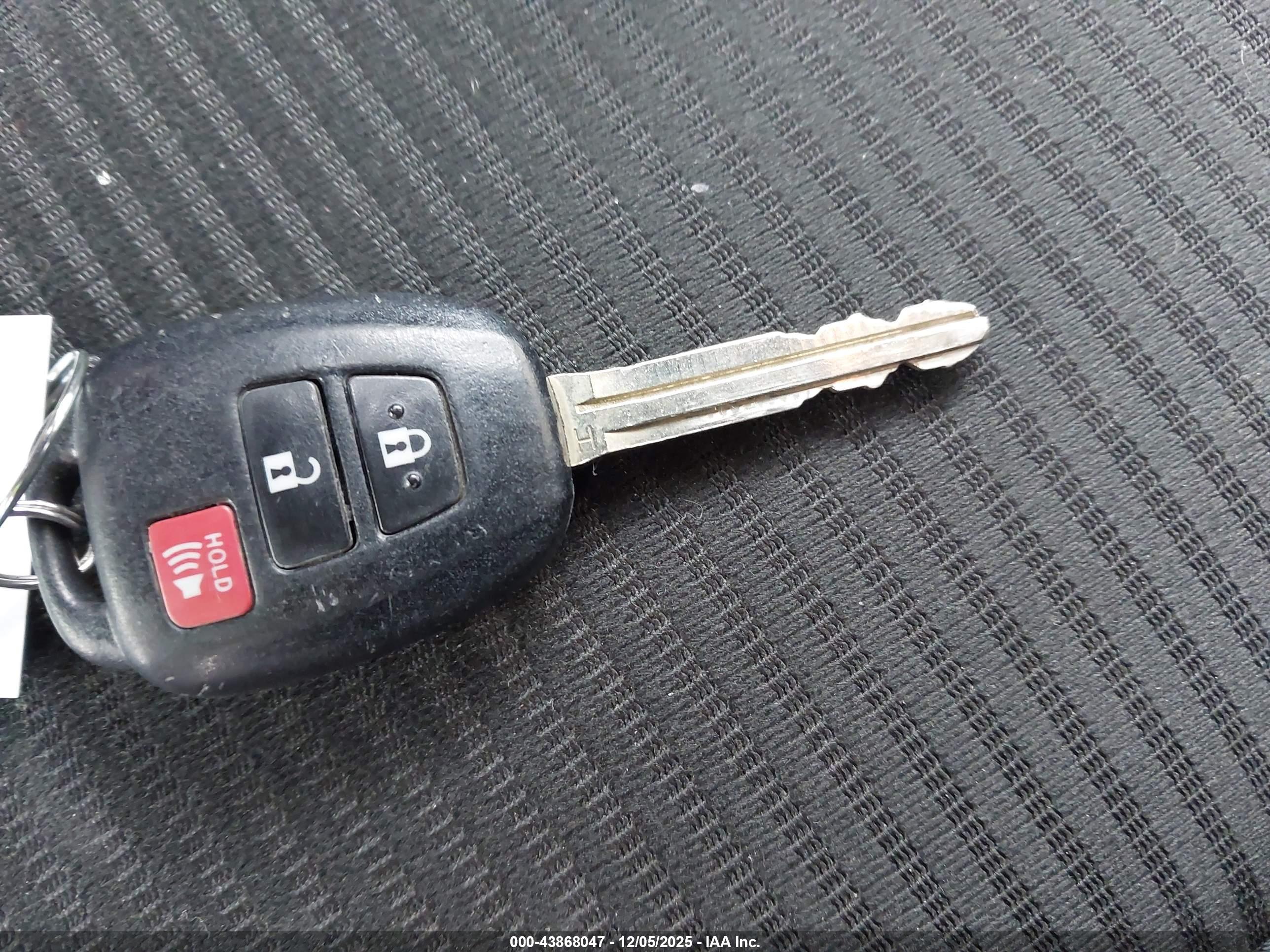 TOYOTA RAV4 image 11