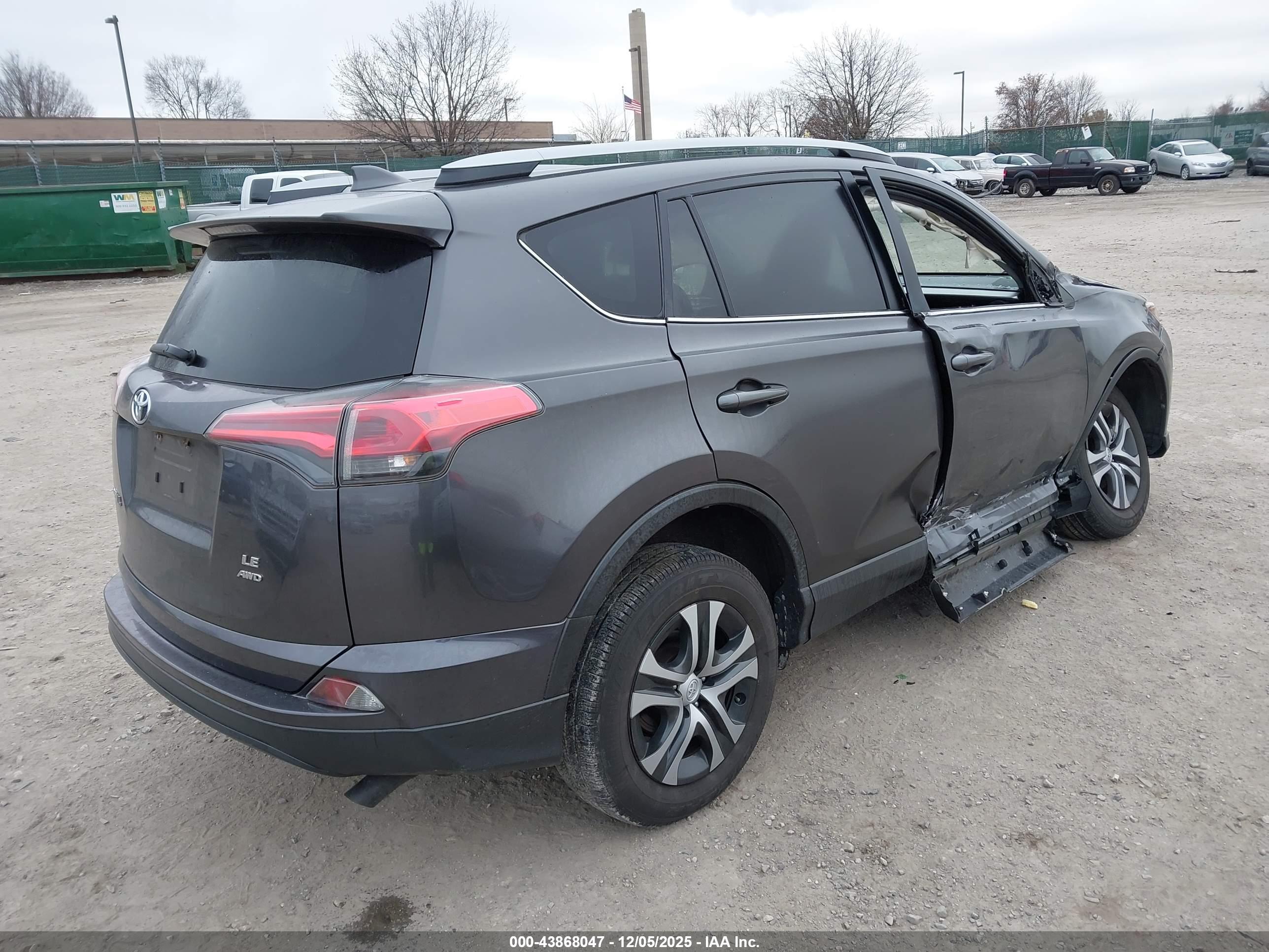 TOYOTA RAV4 image 4