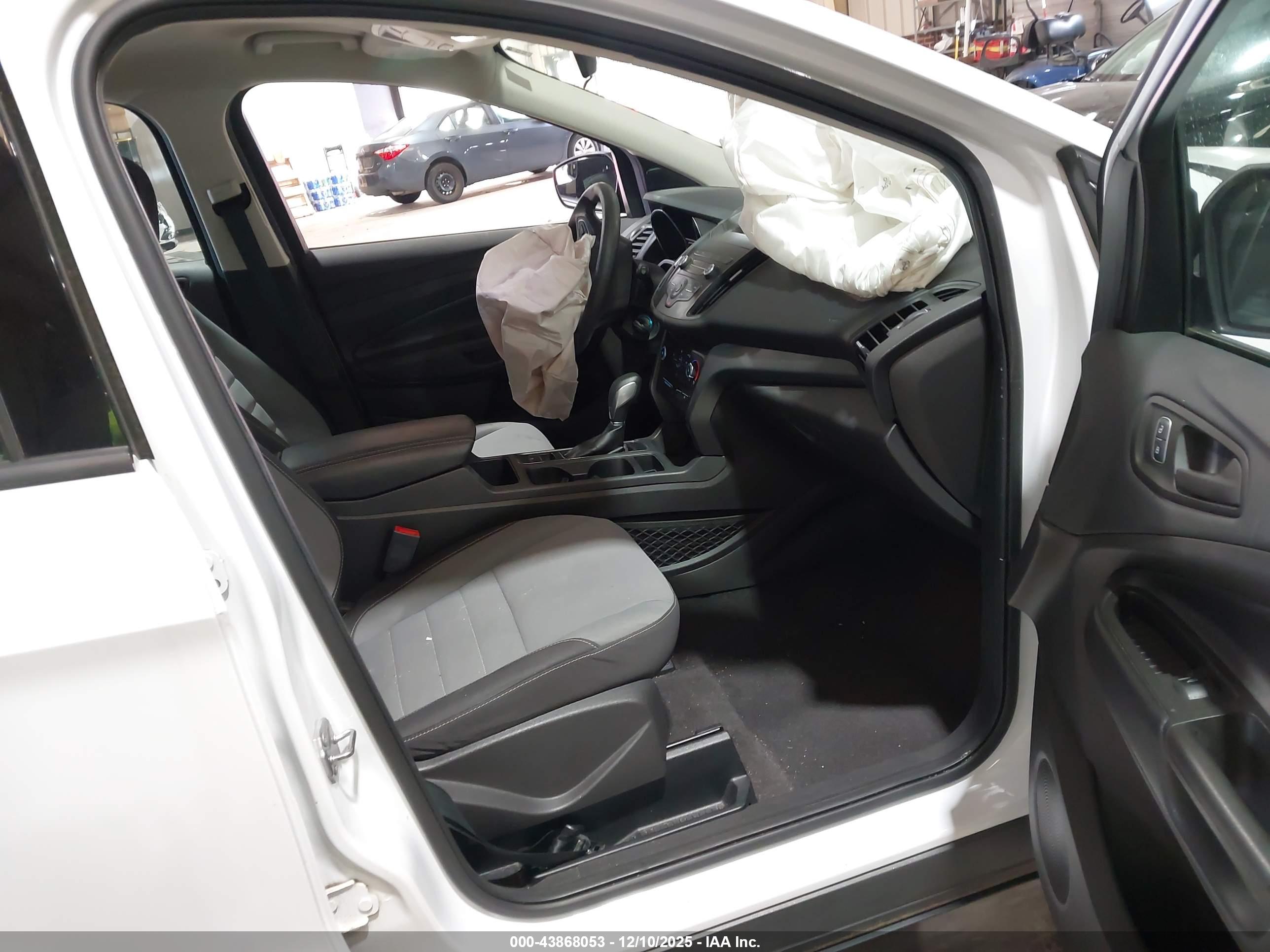 FORD ESCAPE image 5