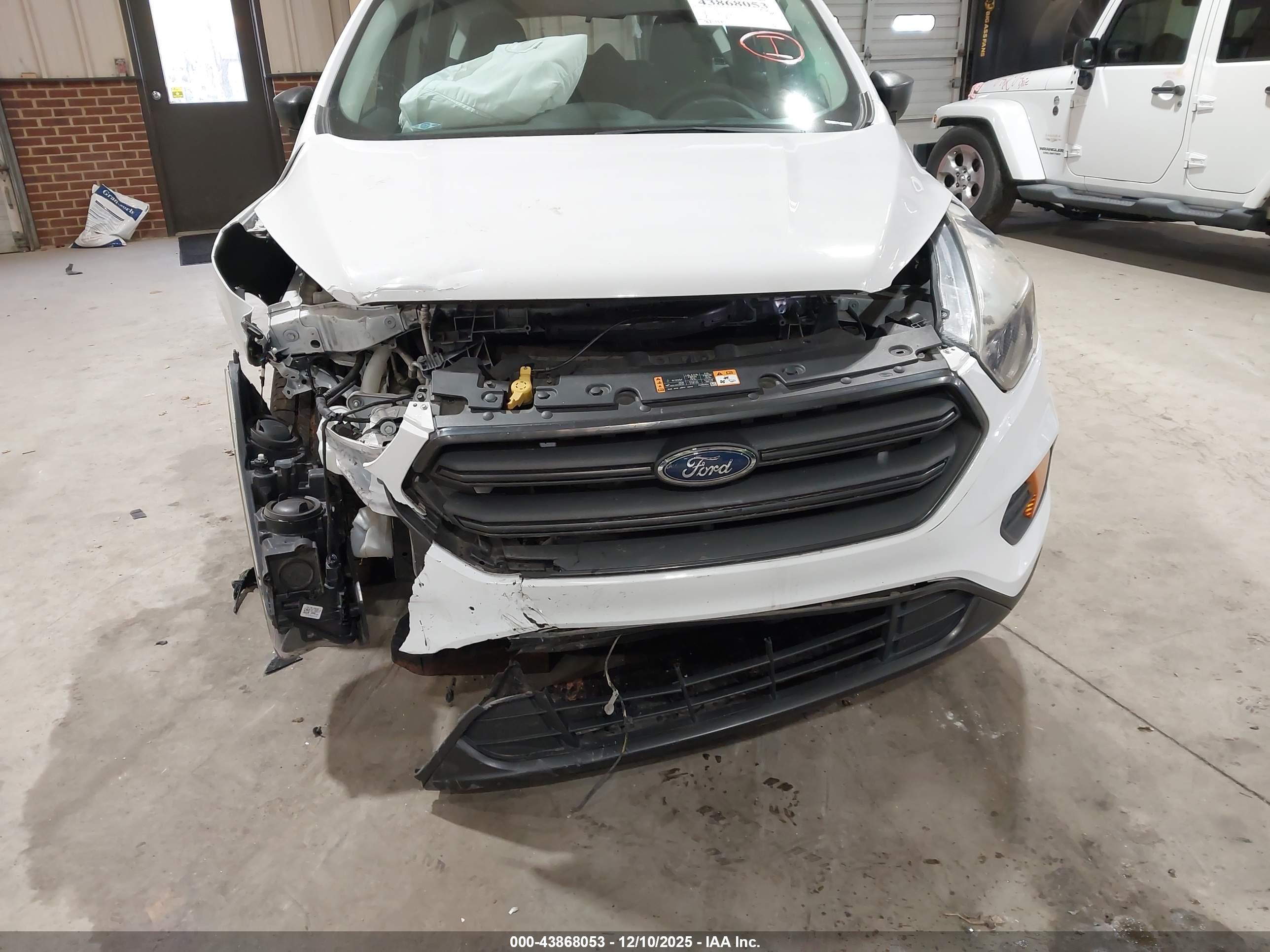 FORD ESCAPE image 6