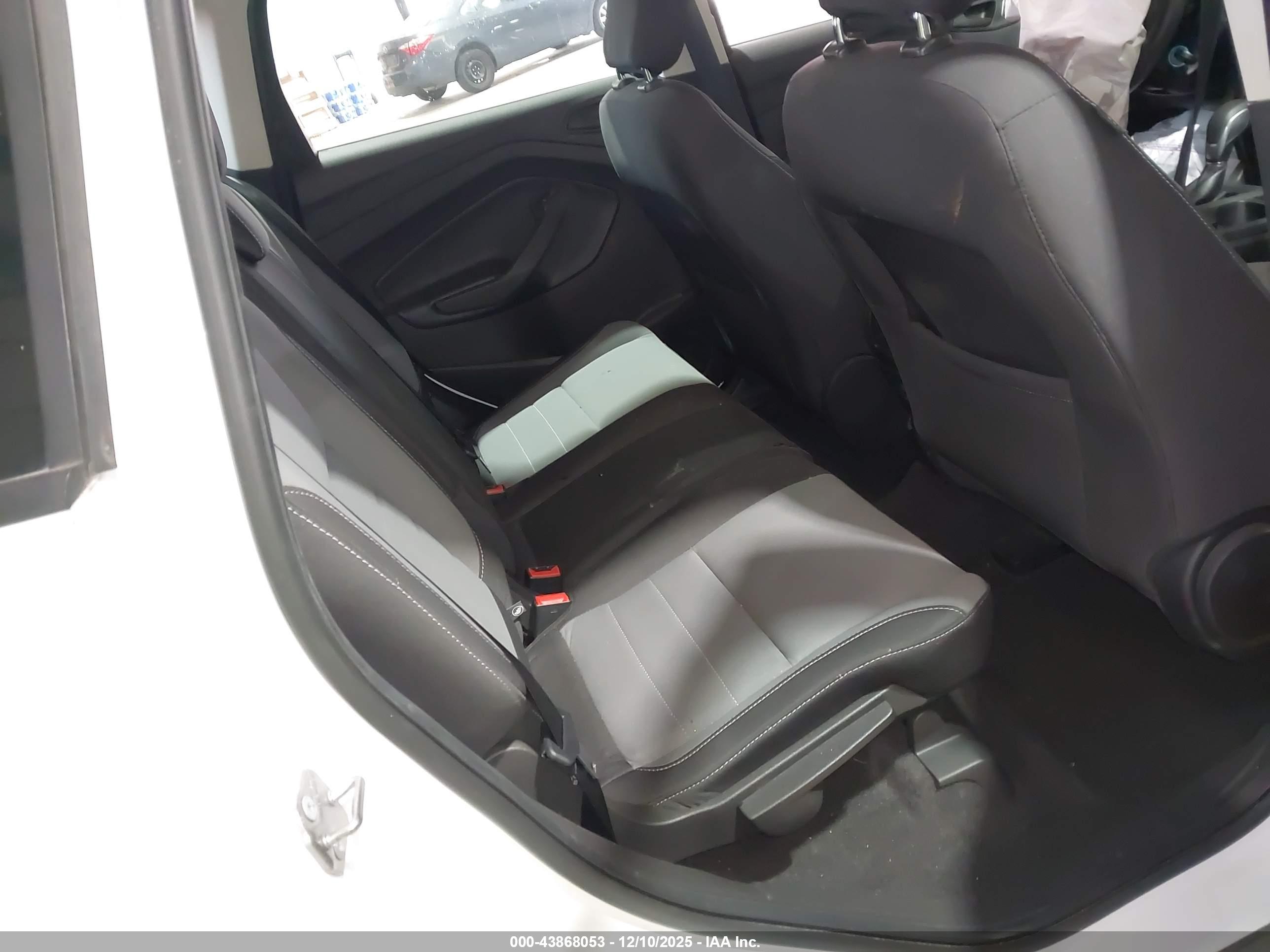FORD ESCAPE image 8