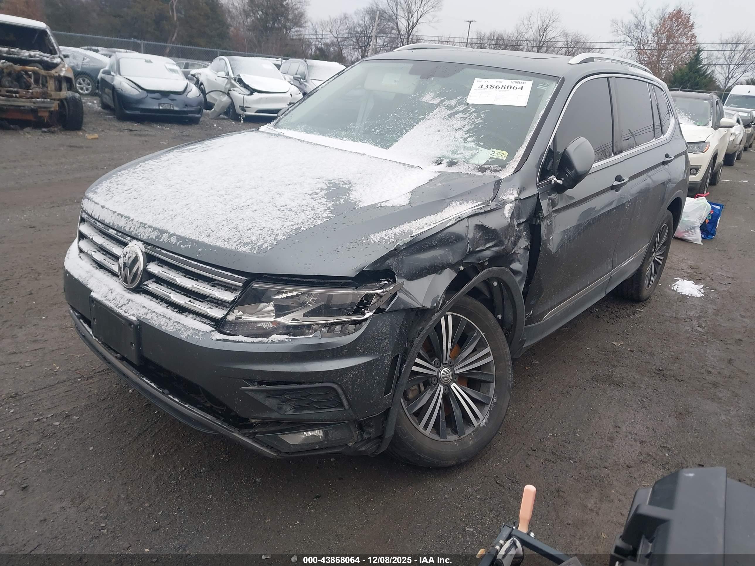 VOLKSWAGEN TIGUAN image 2