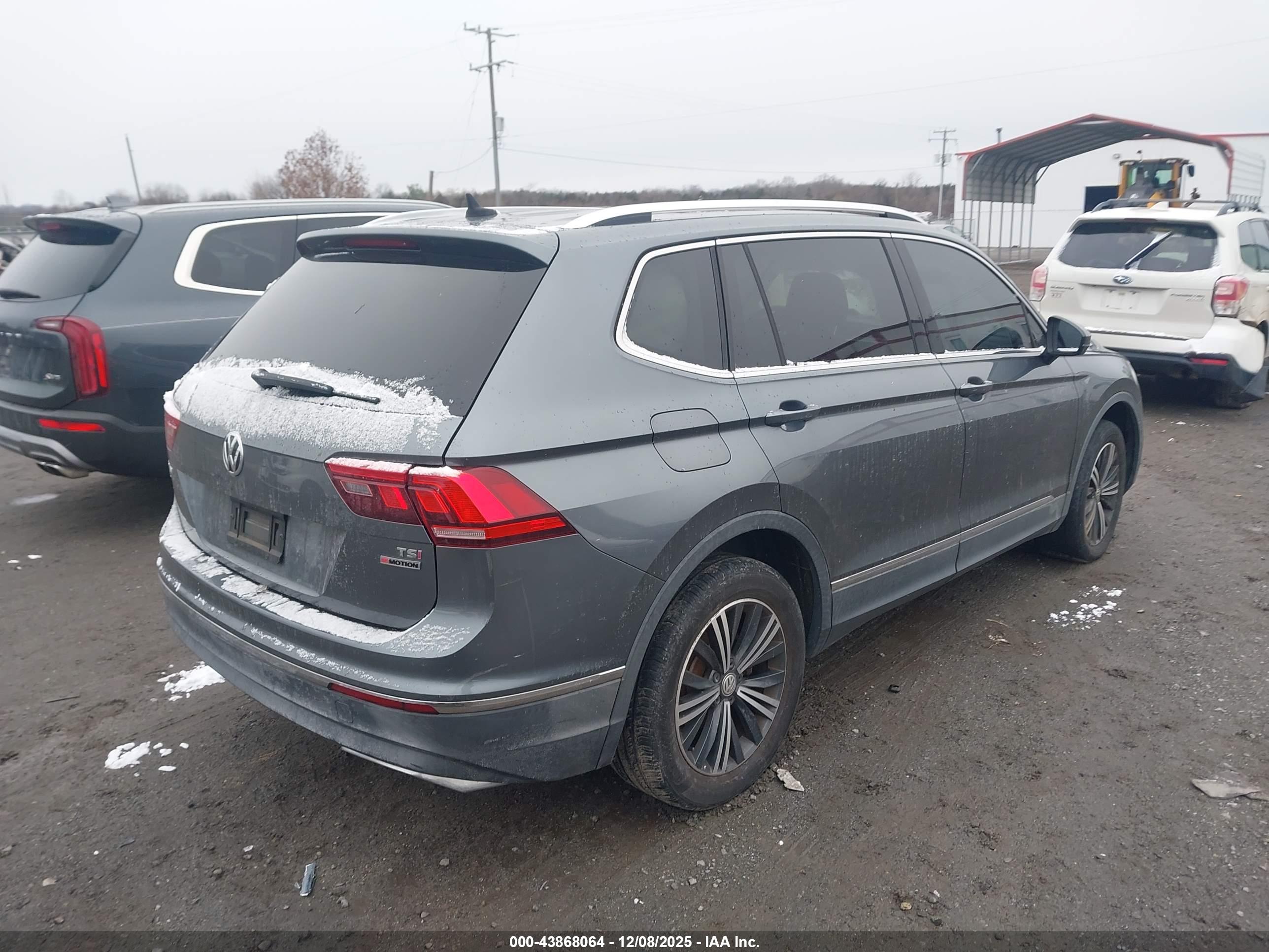 VOLKSWAGEN TIGUAN image 4