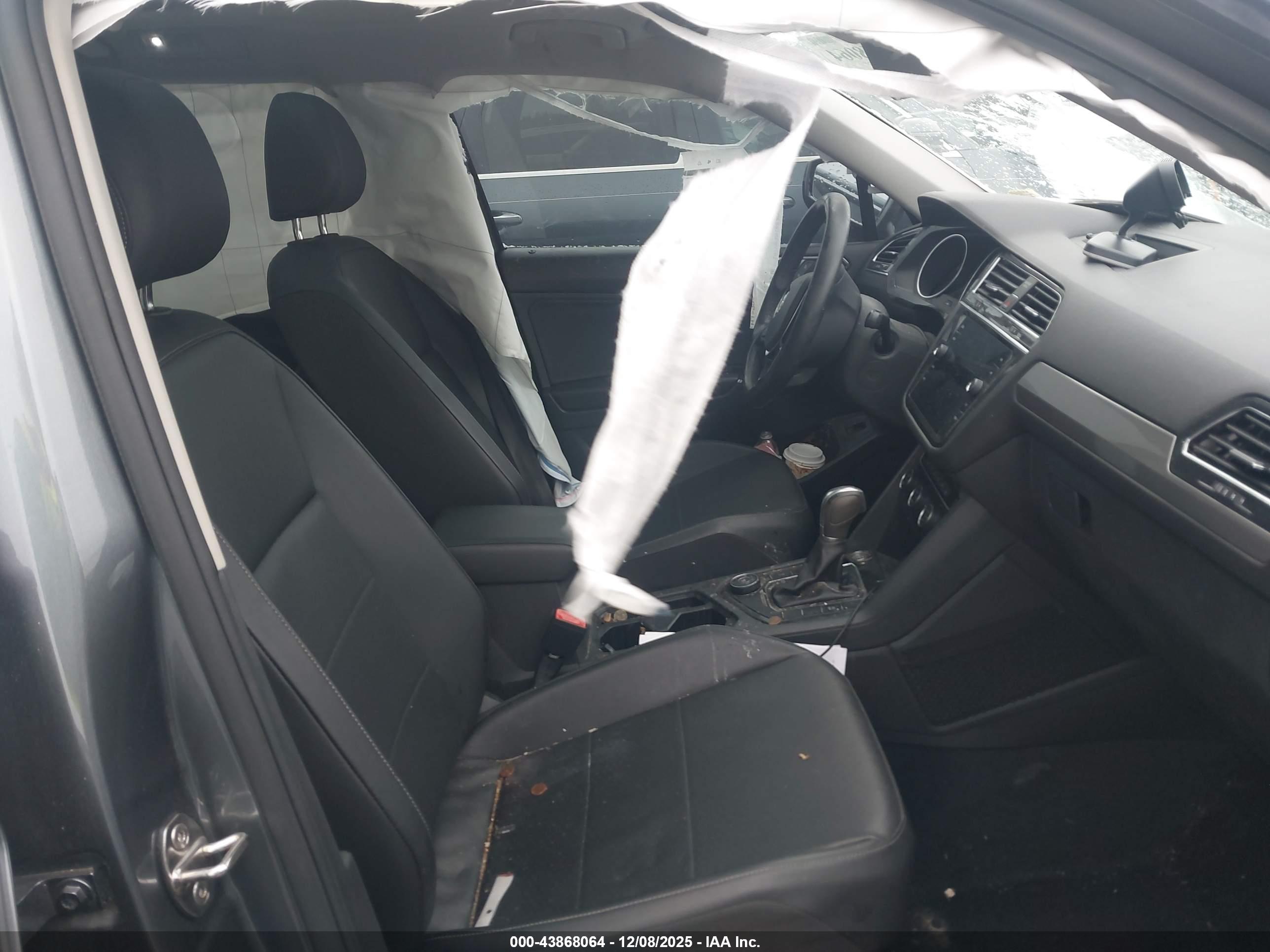 VOLKSWAGEN TIGUAN image 5