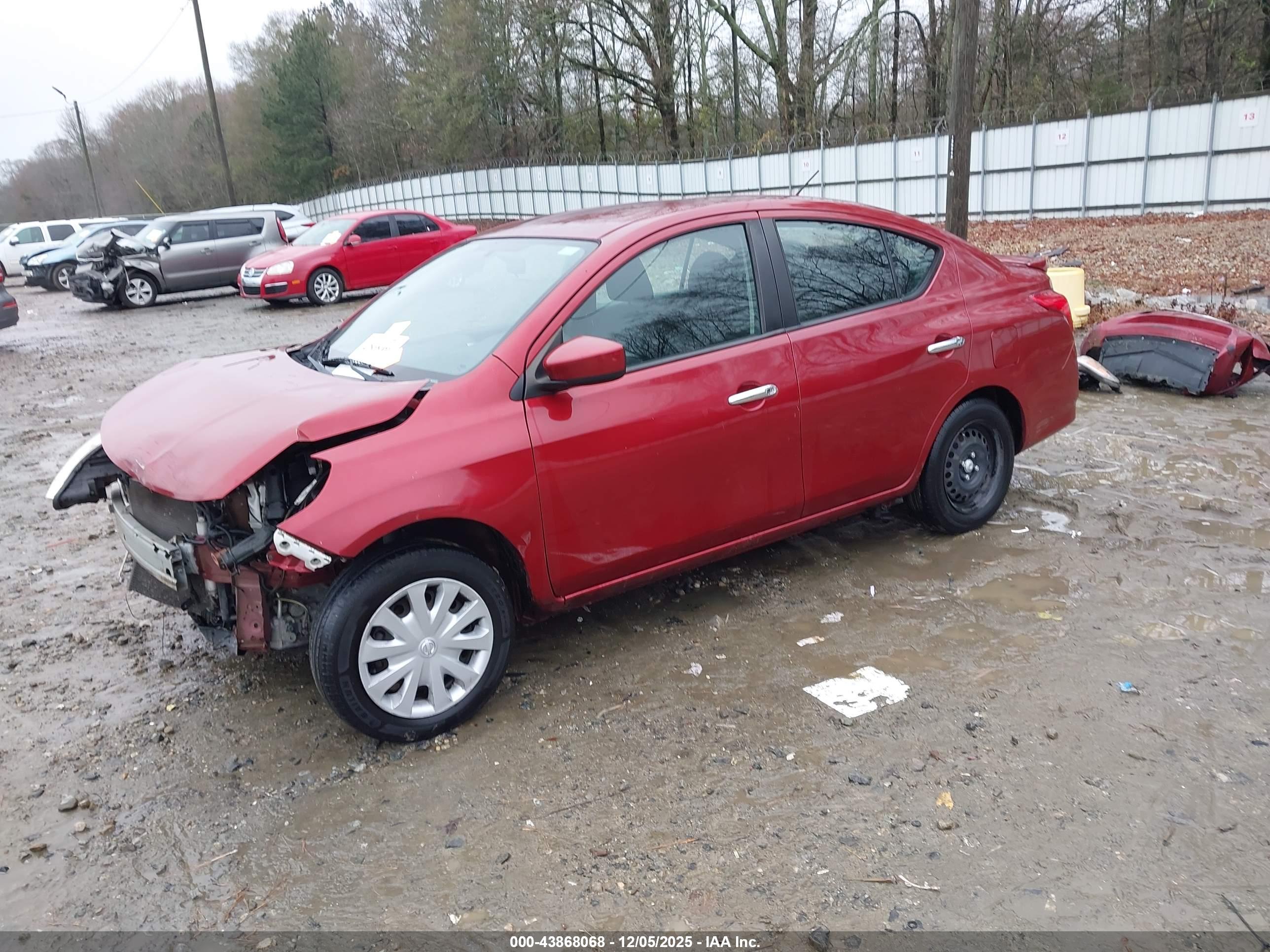 NISSAN VERSA image 2