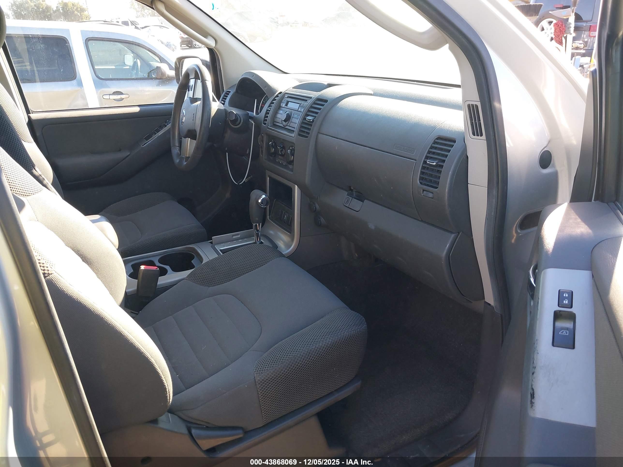 NISSAN PATHFINDER image 5
