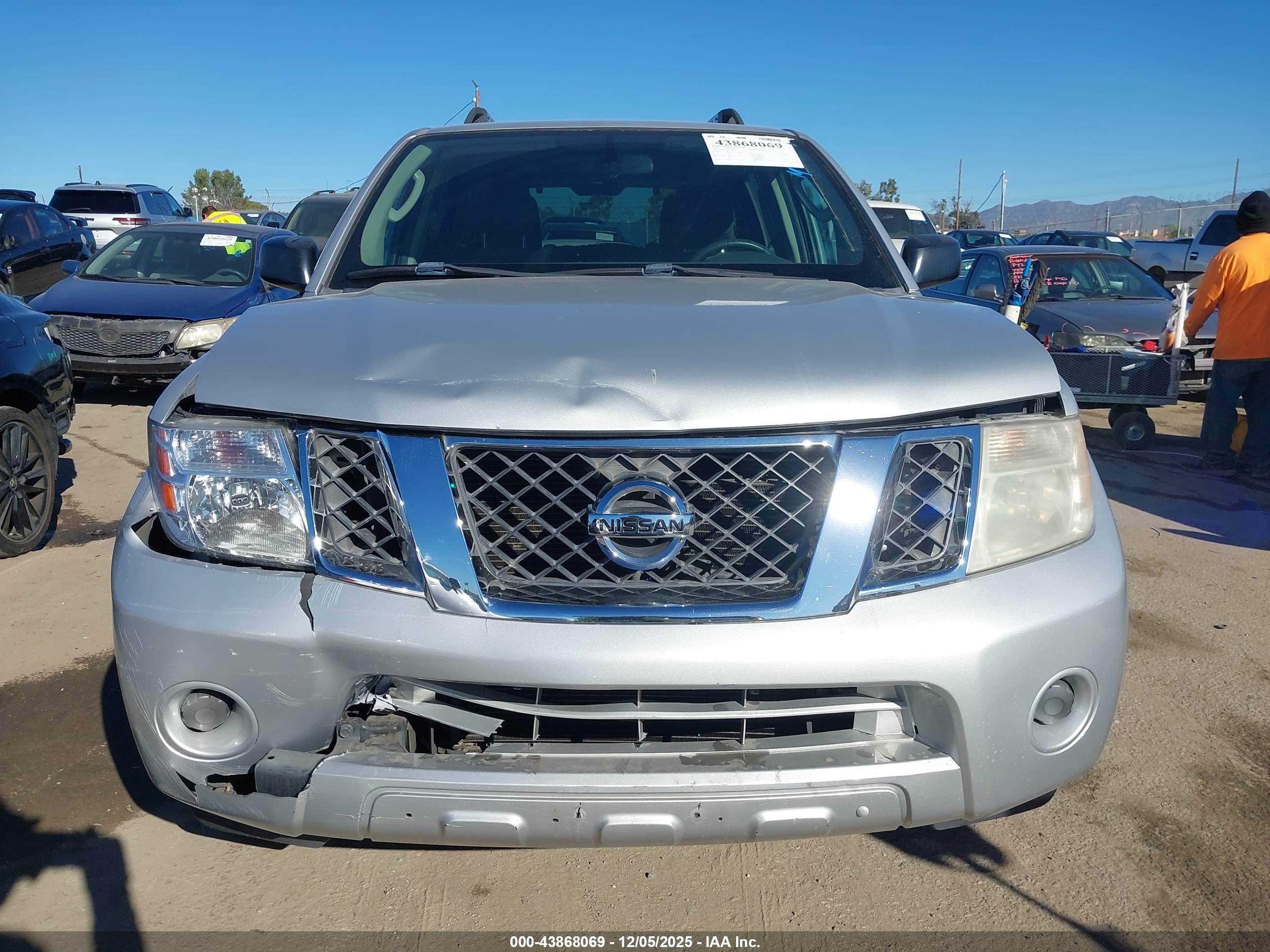 NISSAN PATHFINDER image 6