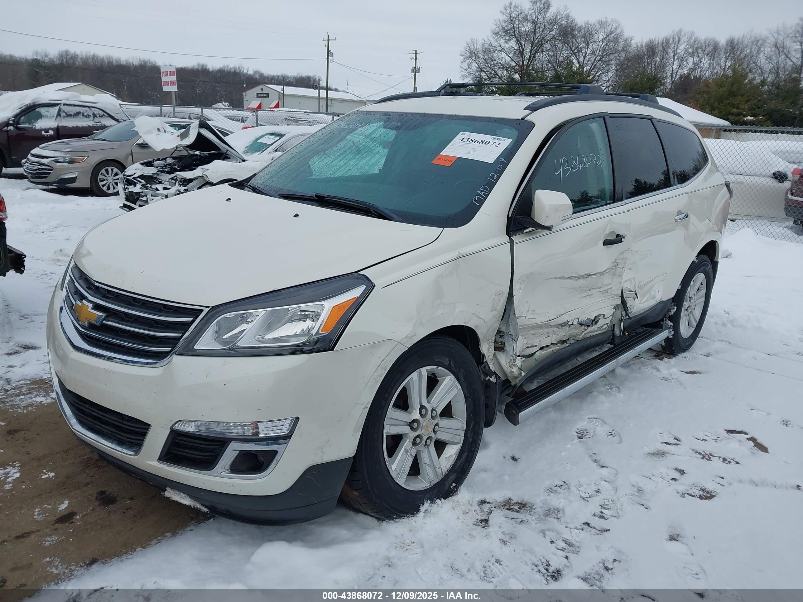 CHEVROLET TRAVERSE image 6