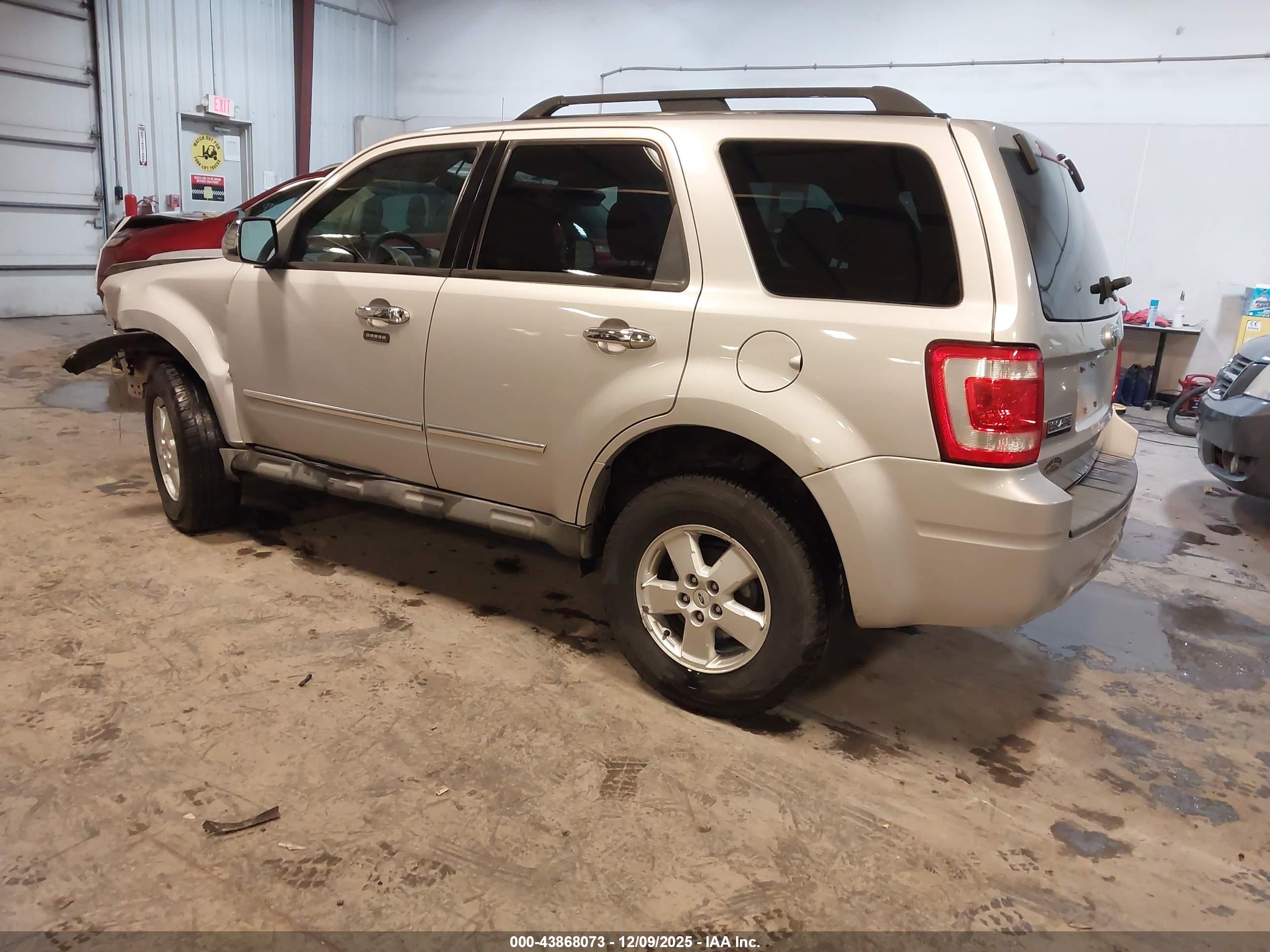 FORD ESCAPE image 3