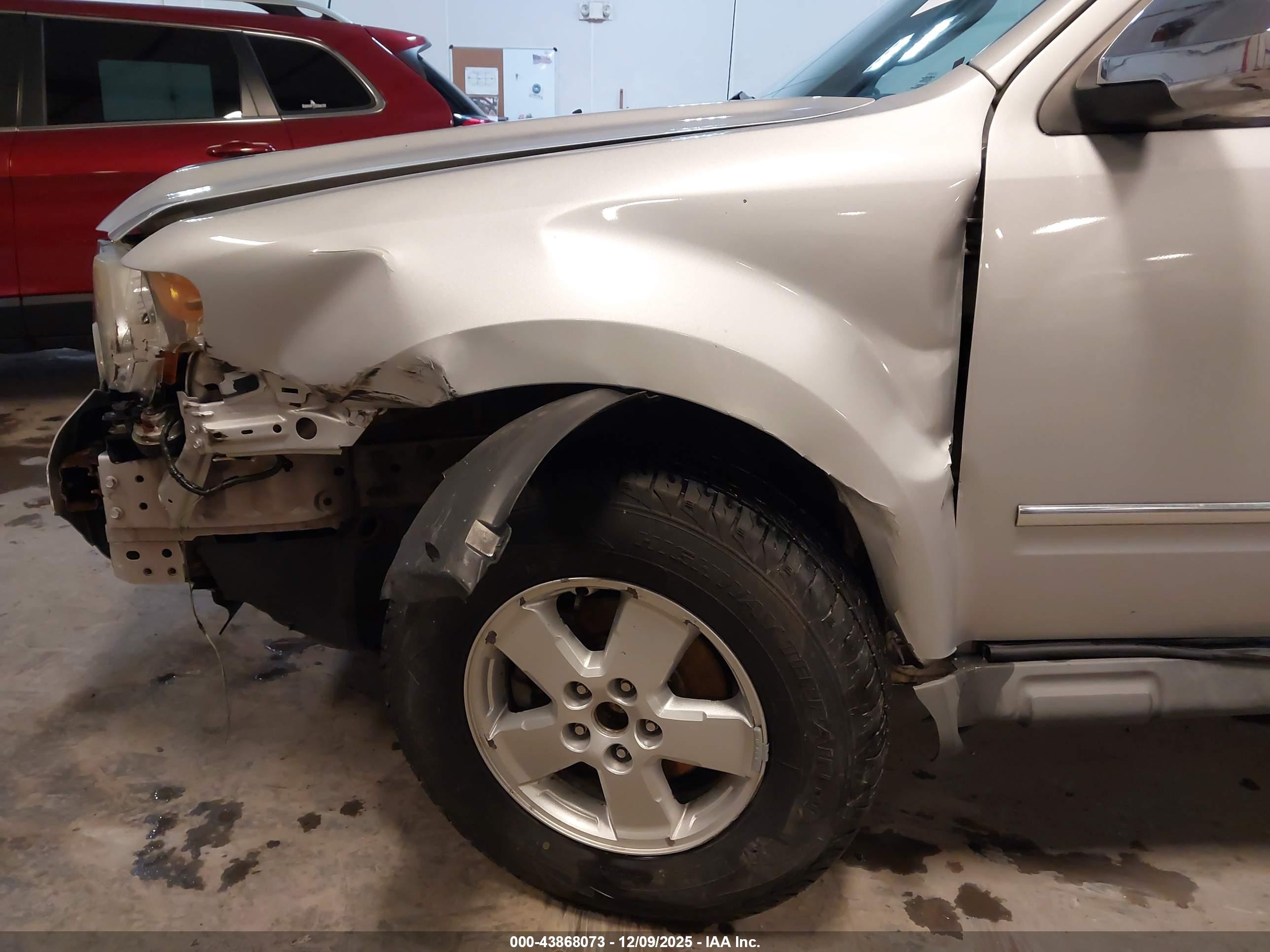 FORD ESCAPE image 6