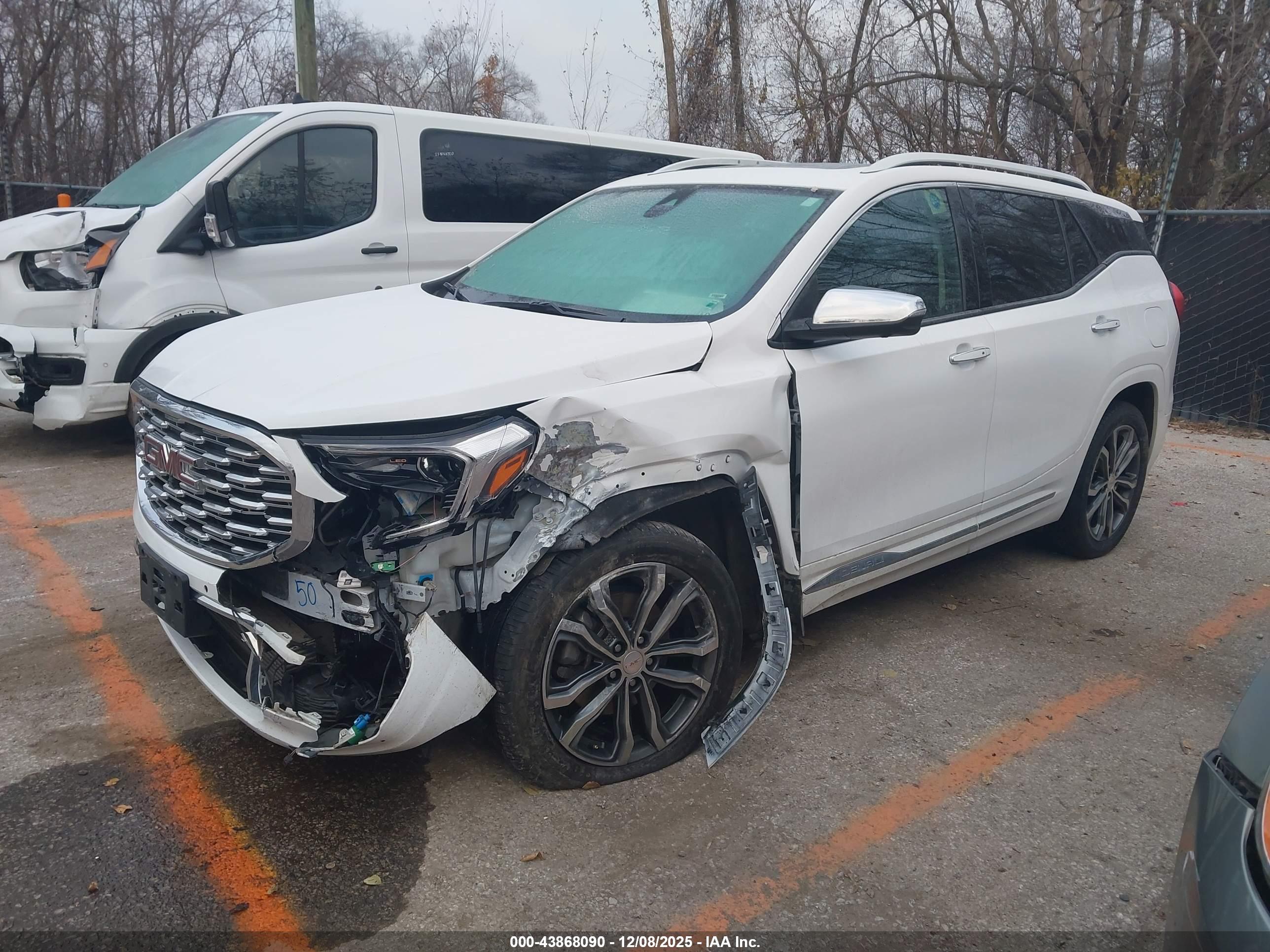 GMC TERRAIN image 2