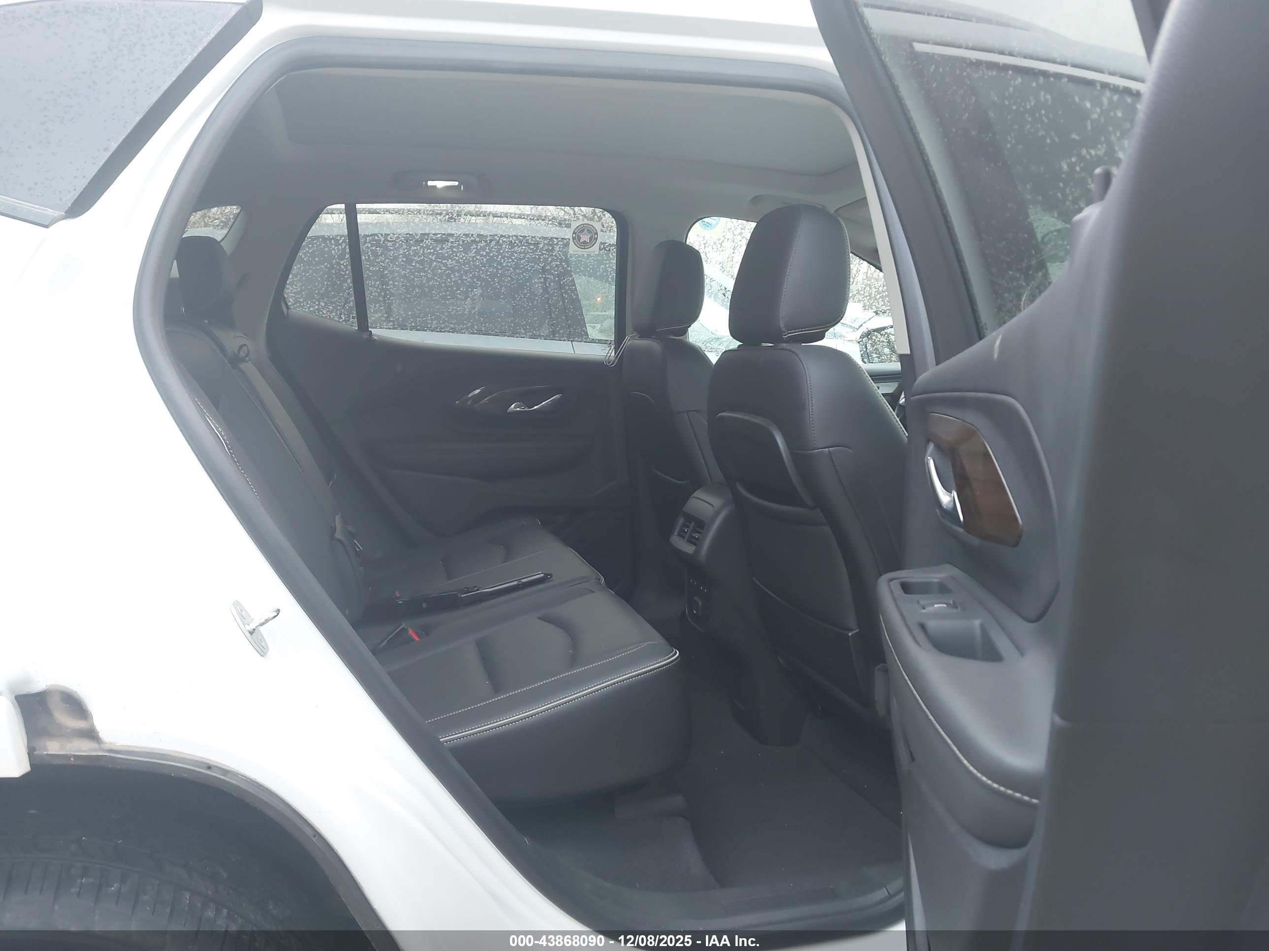 GMC TERRAIN image 8