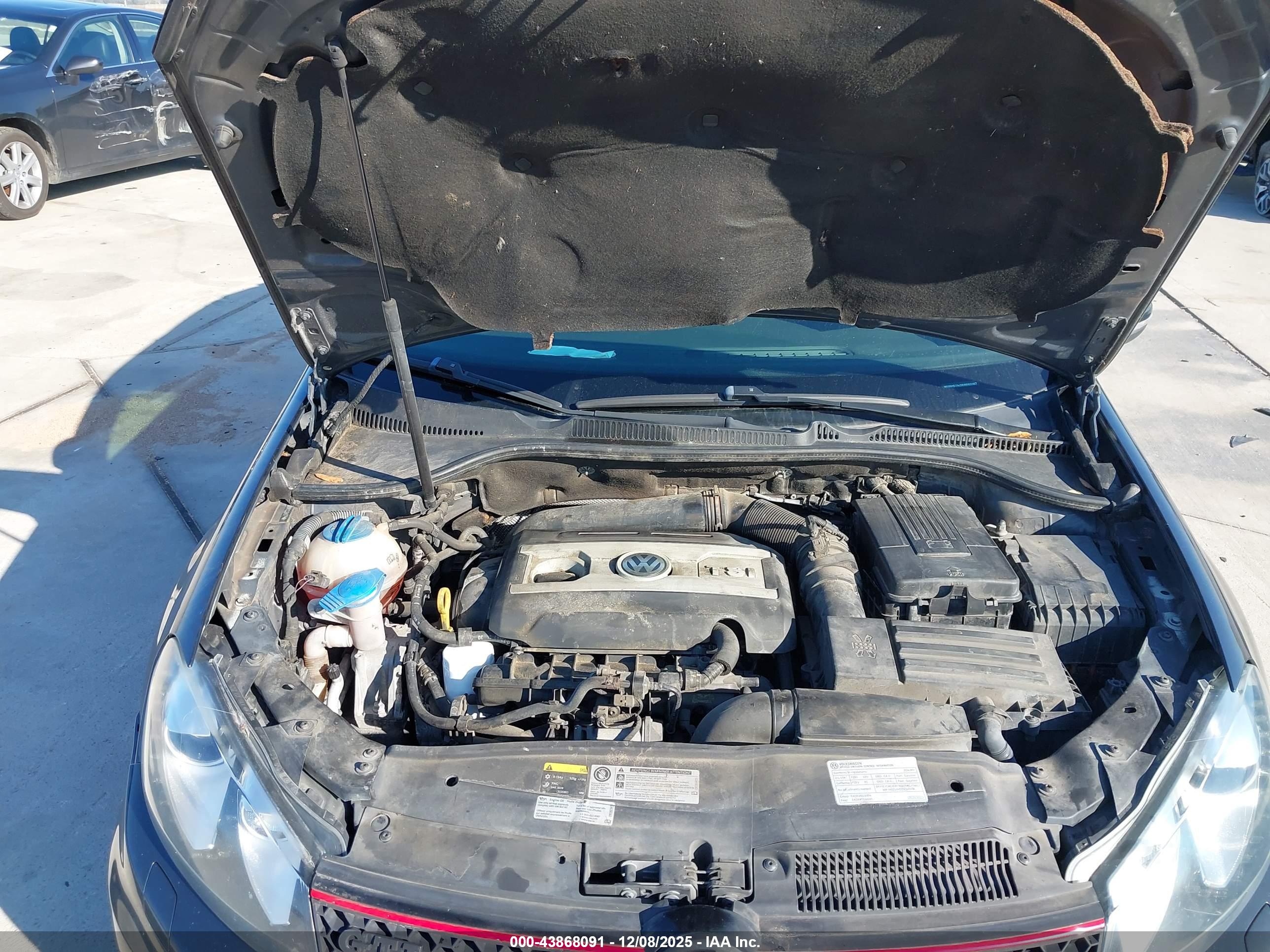 VOLKSWAGEN GTI image 10
