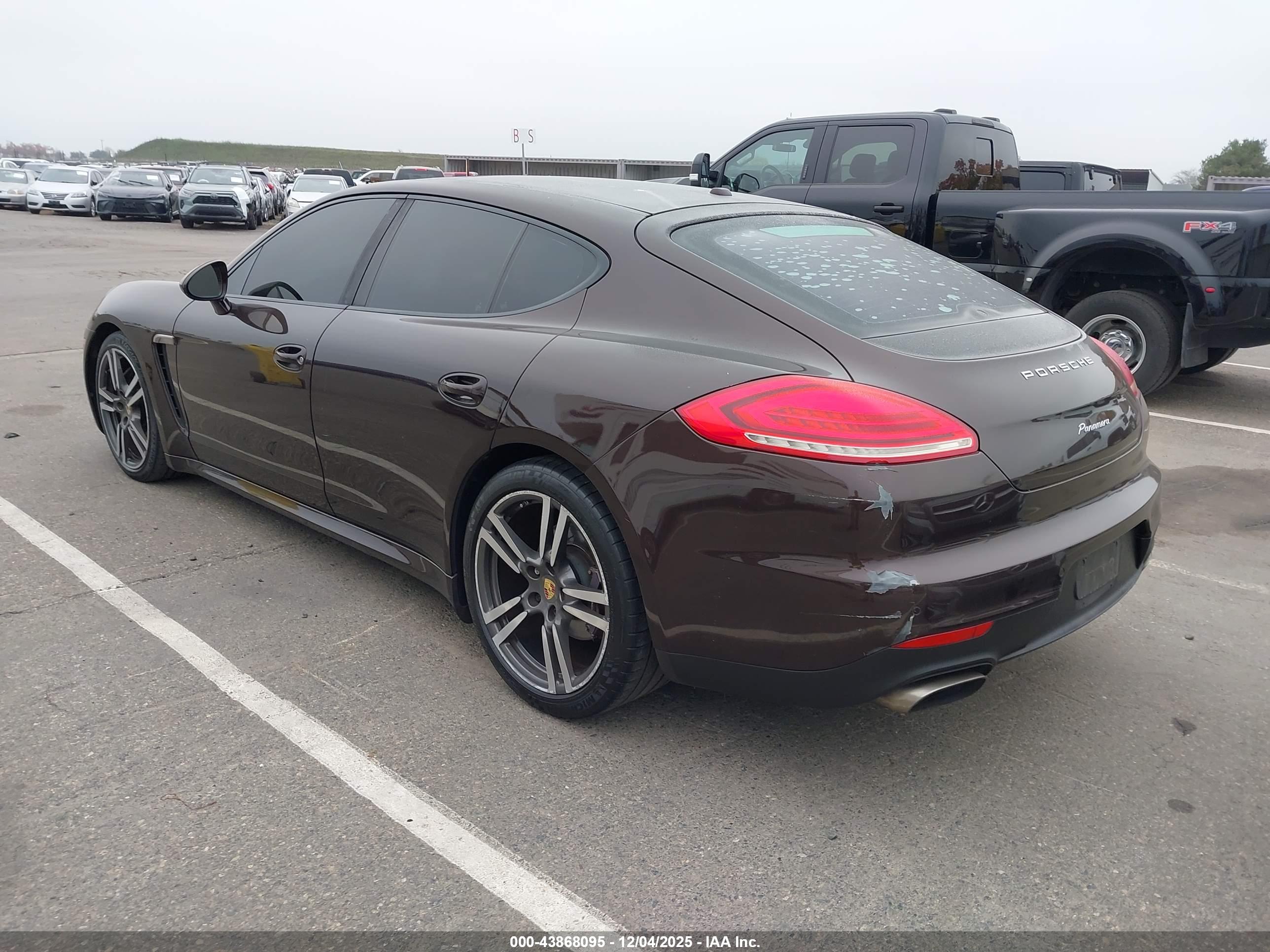 PORSCHE PANAMERA image 3
