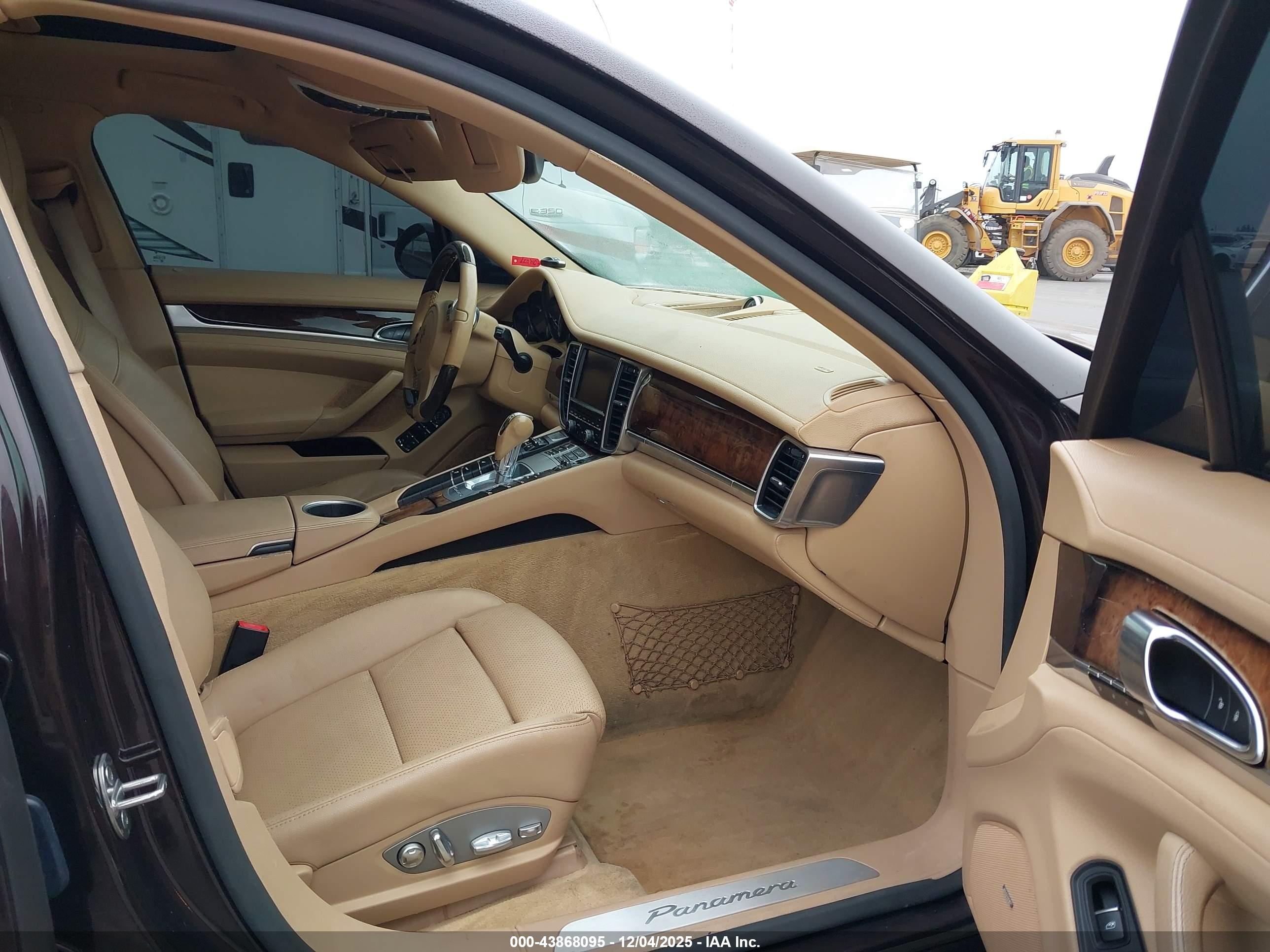 PORSCHE PANAMERA image 5