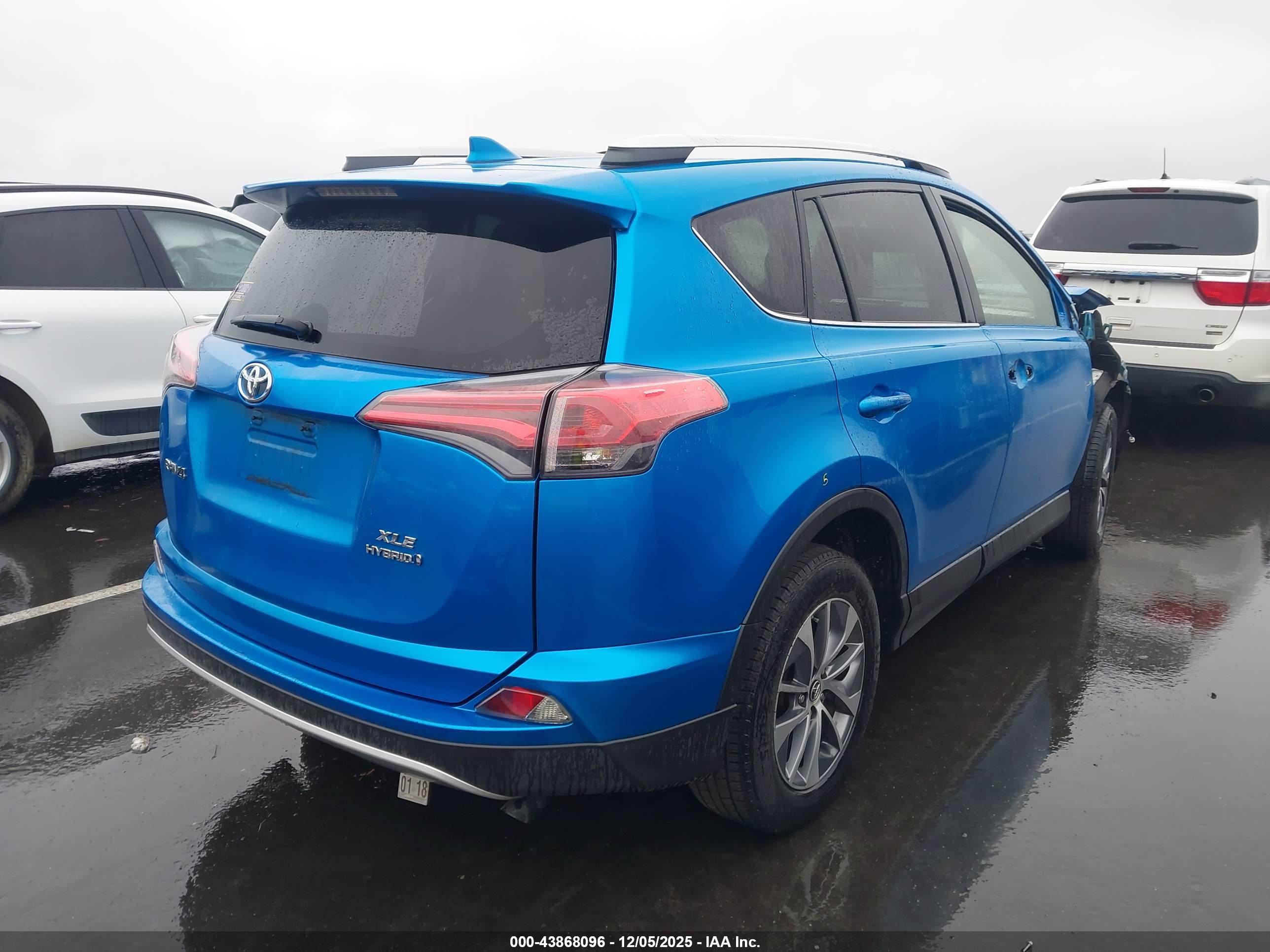TOYOTA RAV4 image 4