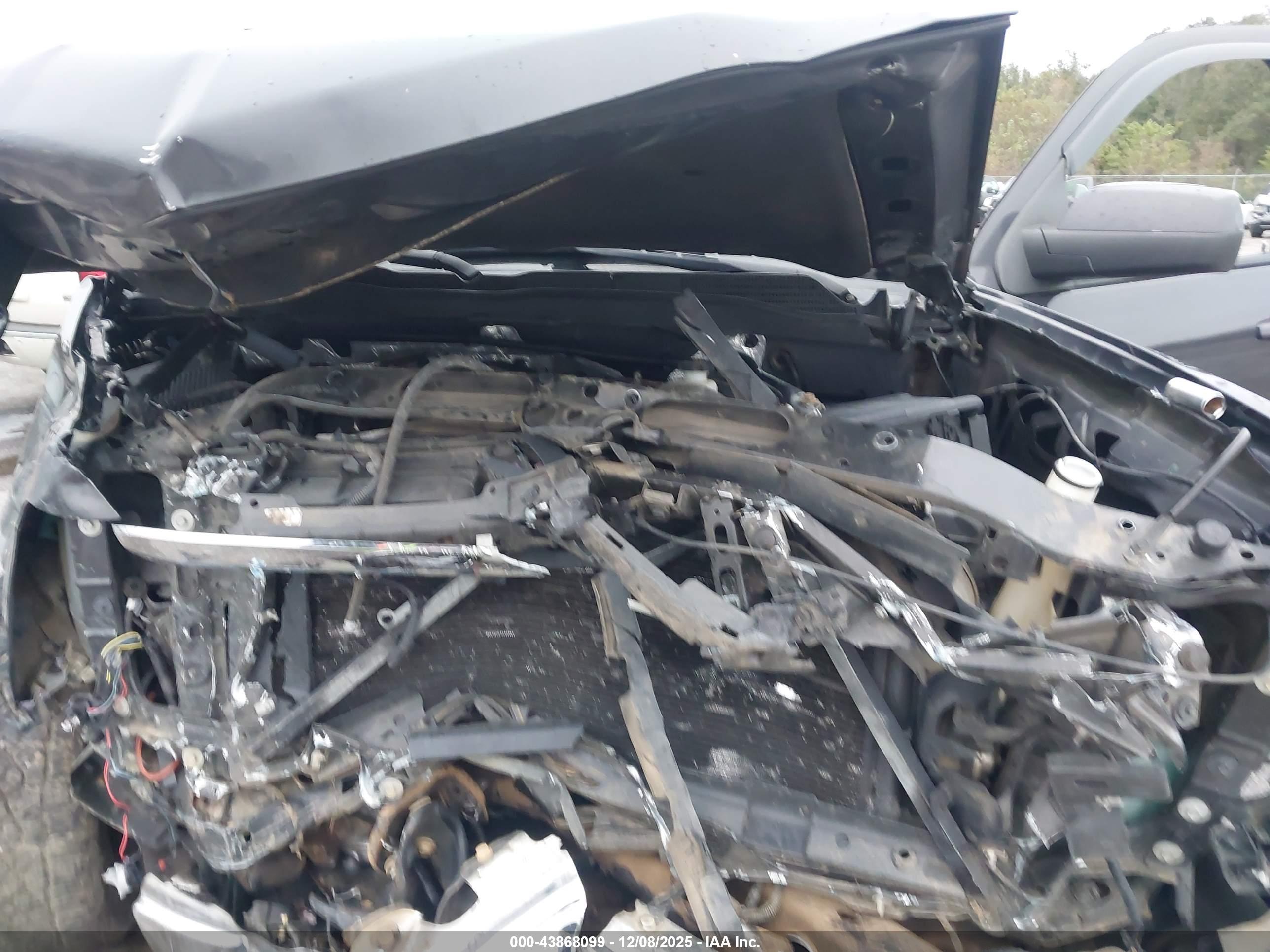 CHEVROLET SILVERADO image 10
