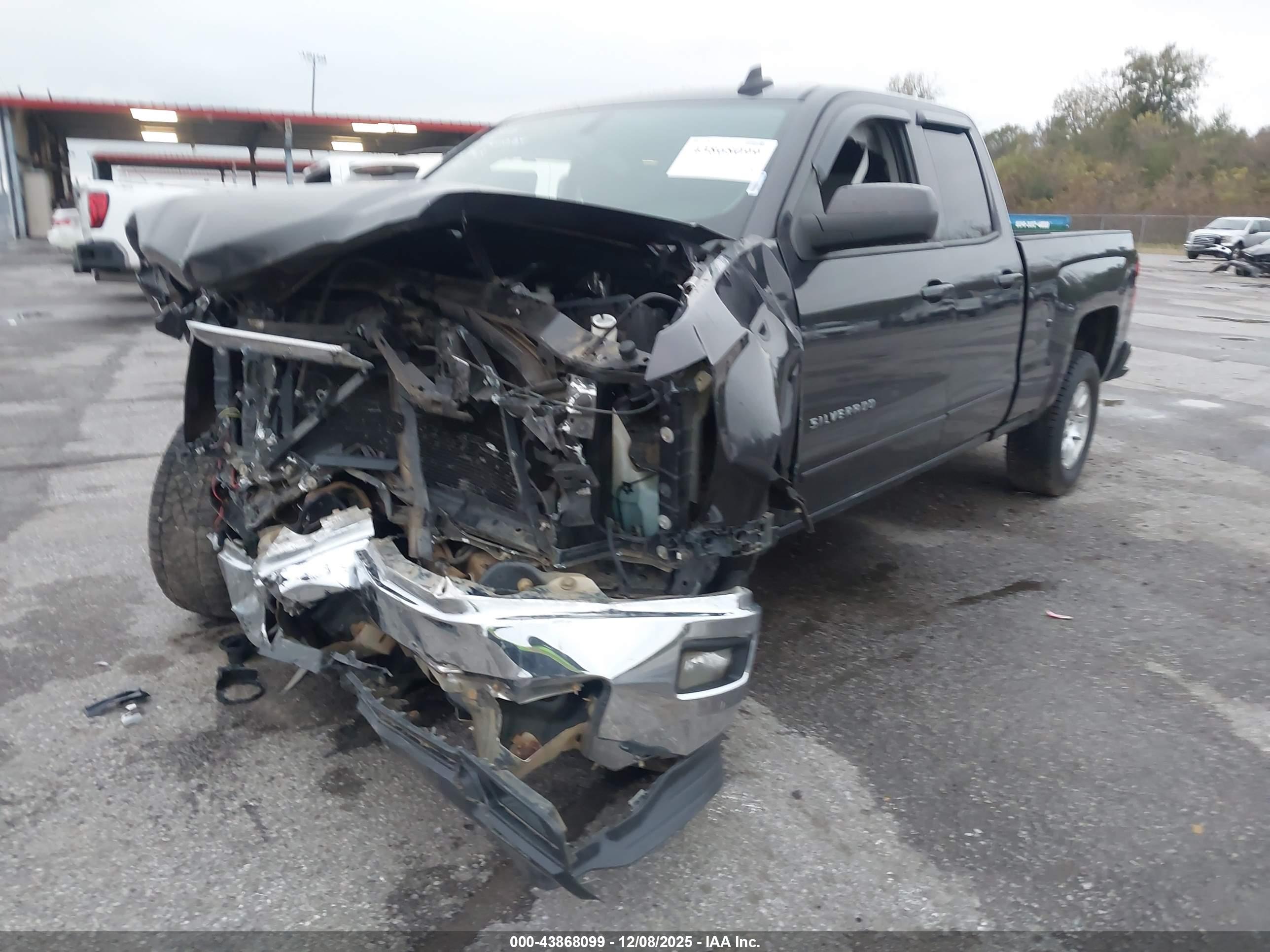 CHEVROLET SILVERADO image 2