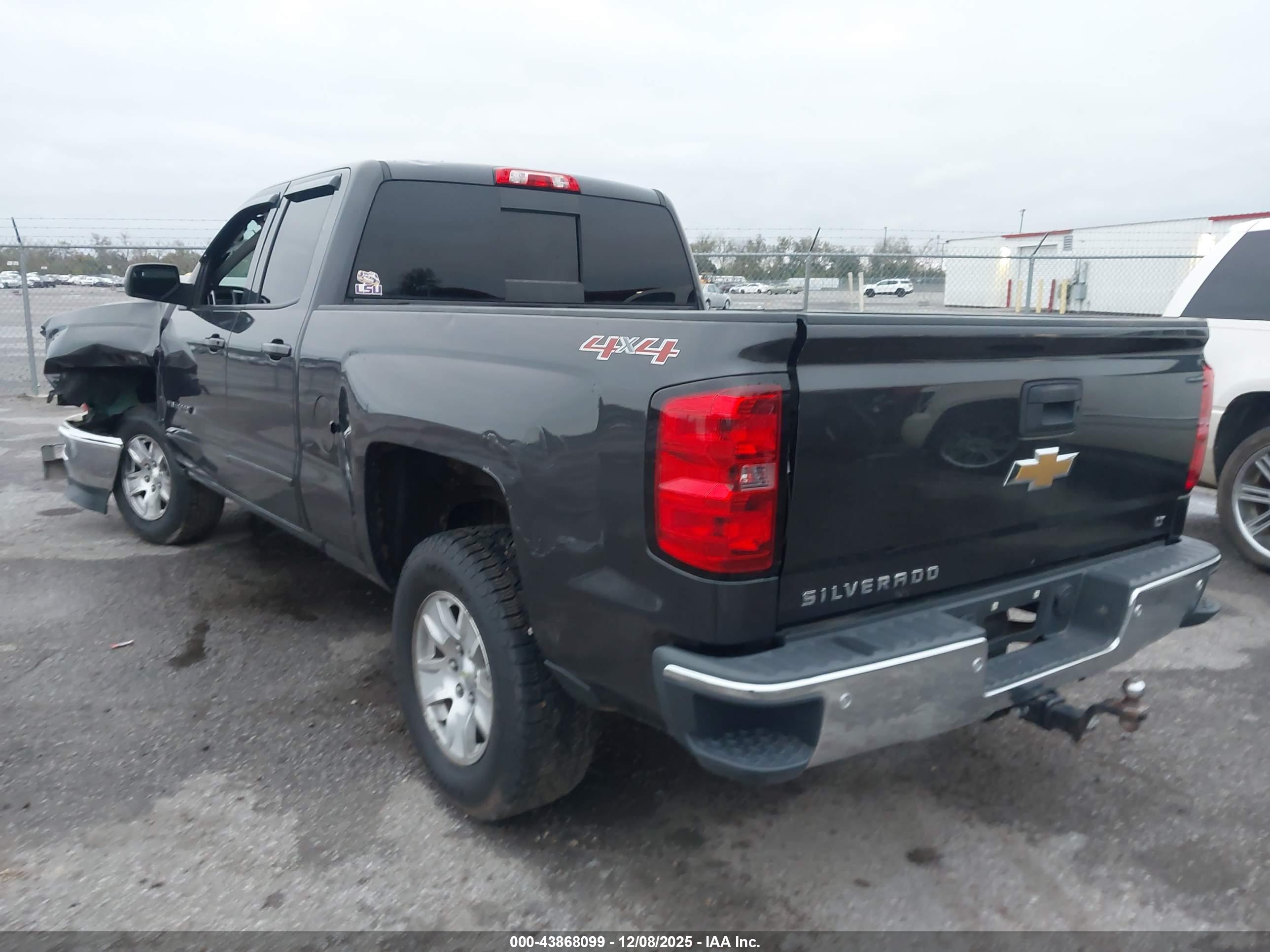 CHEVROLET SILVERADO image 3