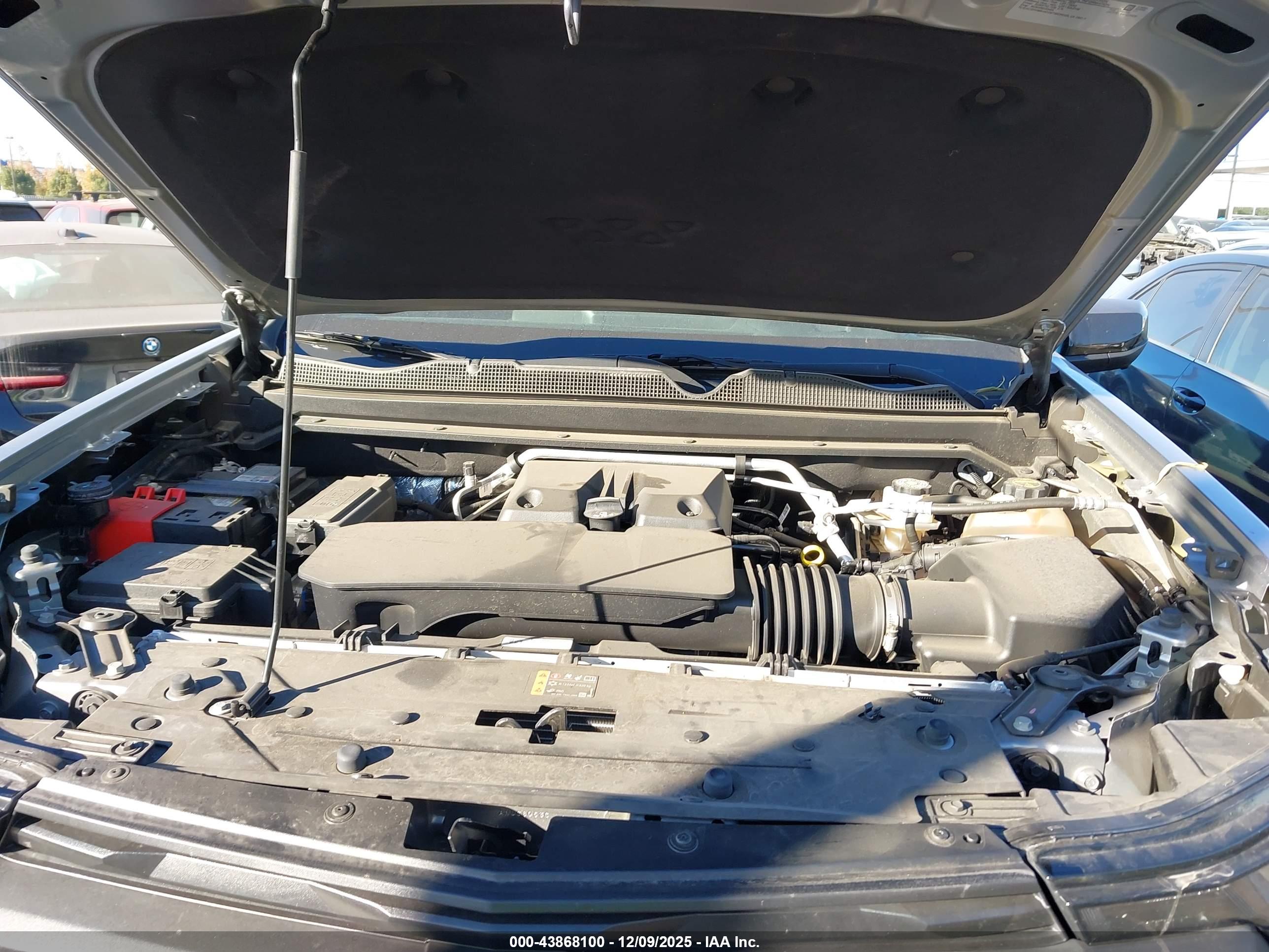 CHEVROLET COLORADO image 10