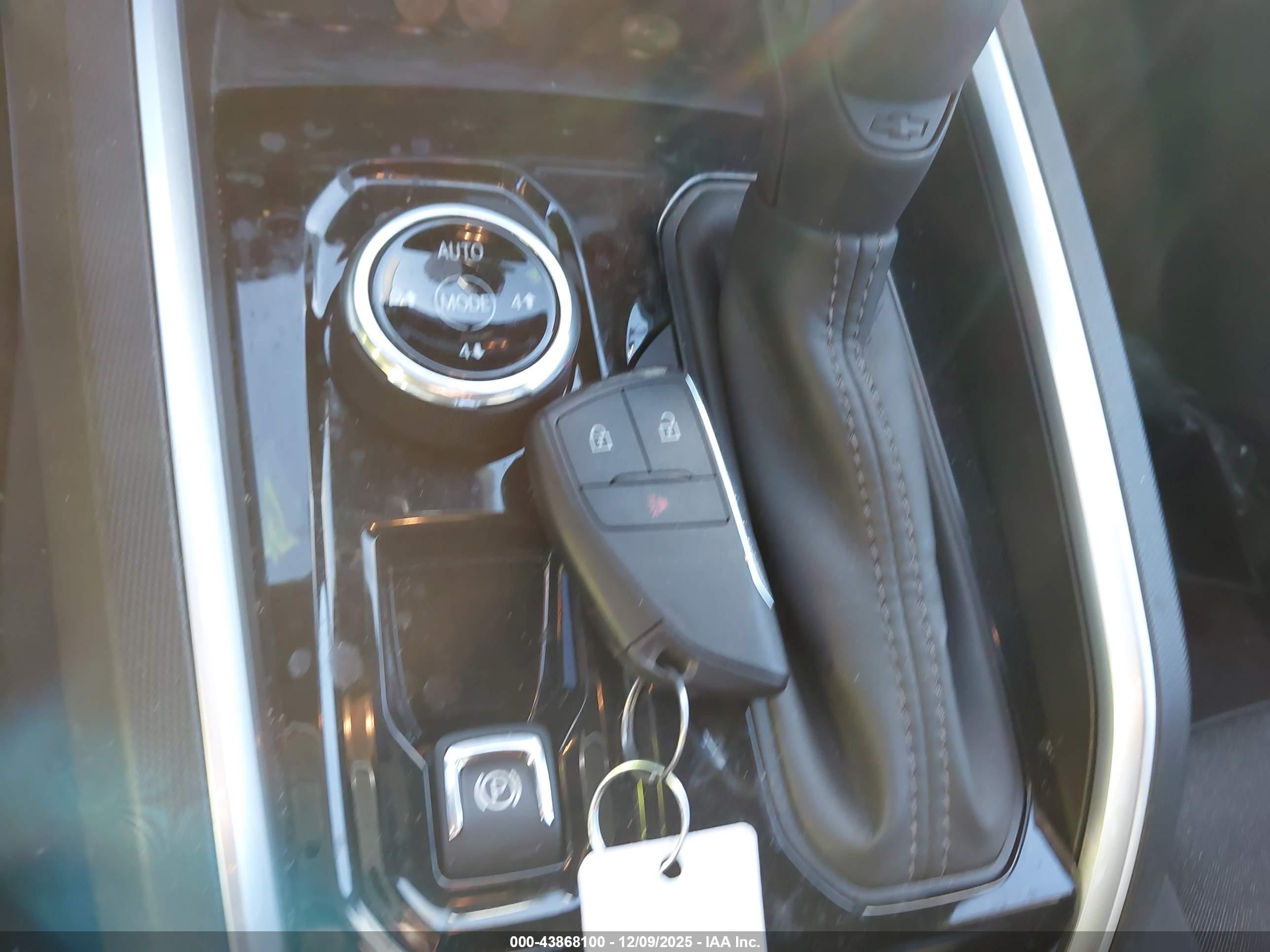 CHEVROLET COLORADO image 11