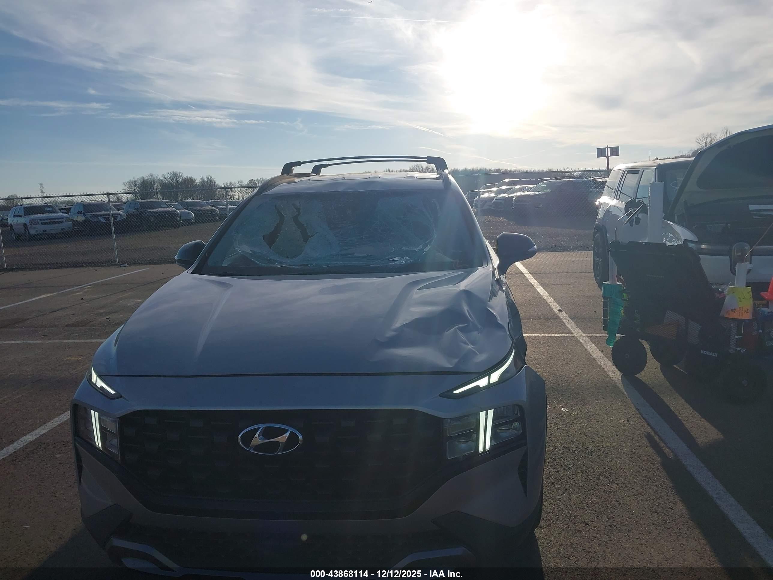 HYUNDAI SANTA image 6
