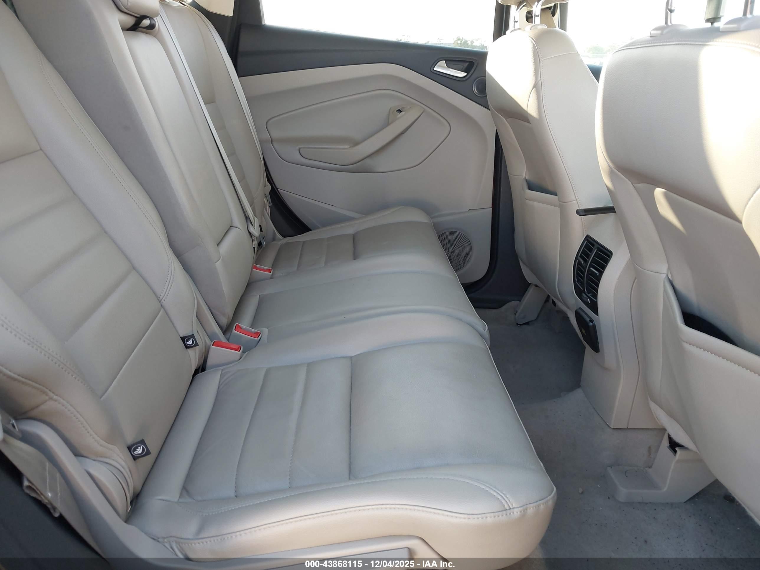 FORD ESCAPE image 8