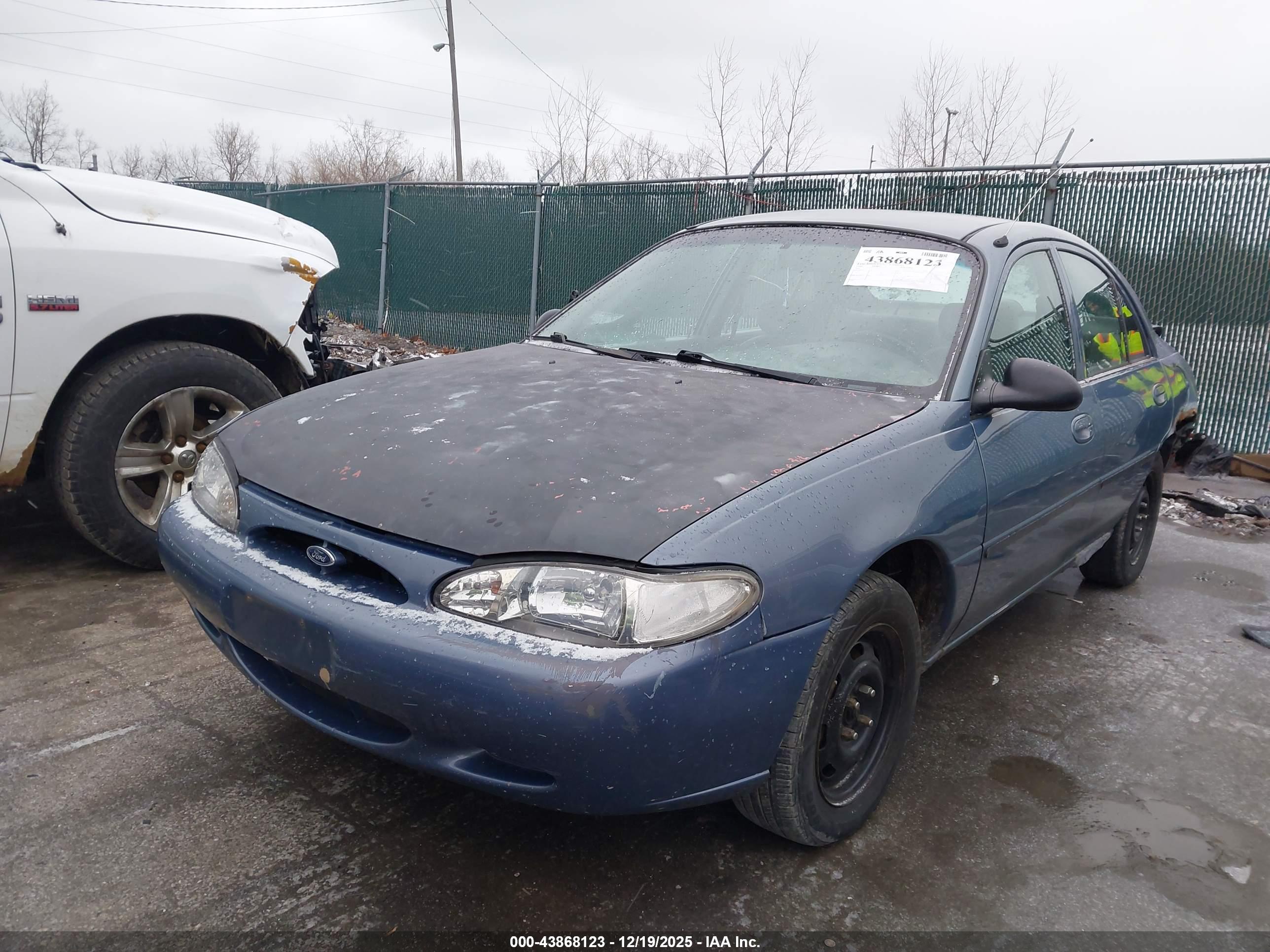 FORD ESCORT image 2