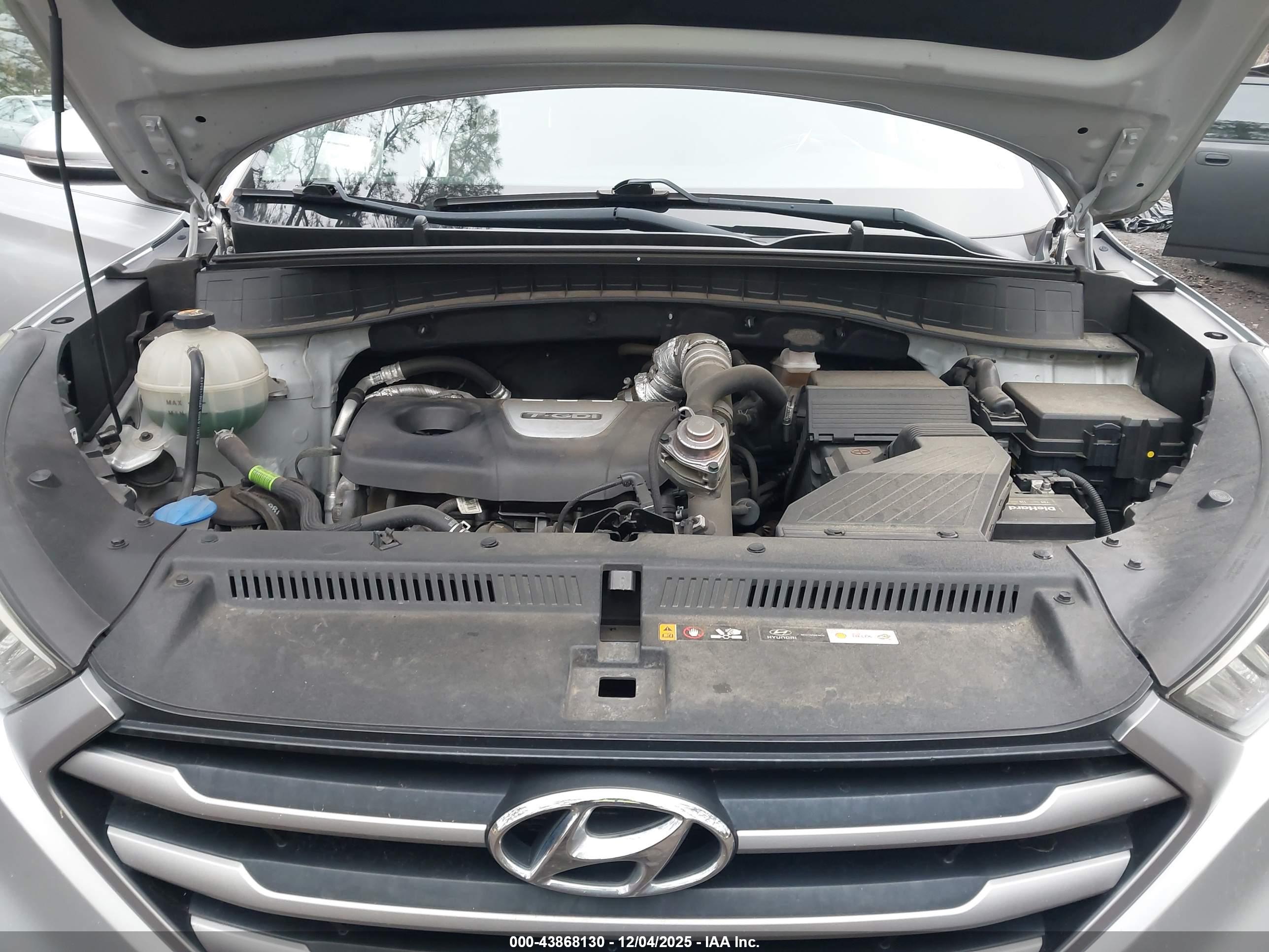 HYUNDAI TUCSON image 10