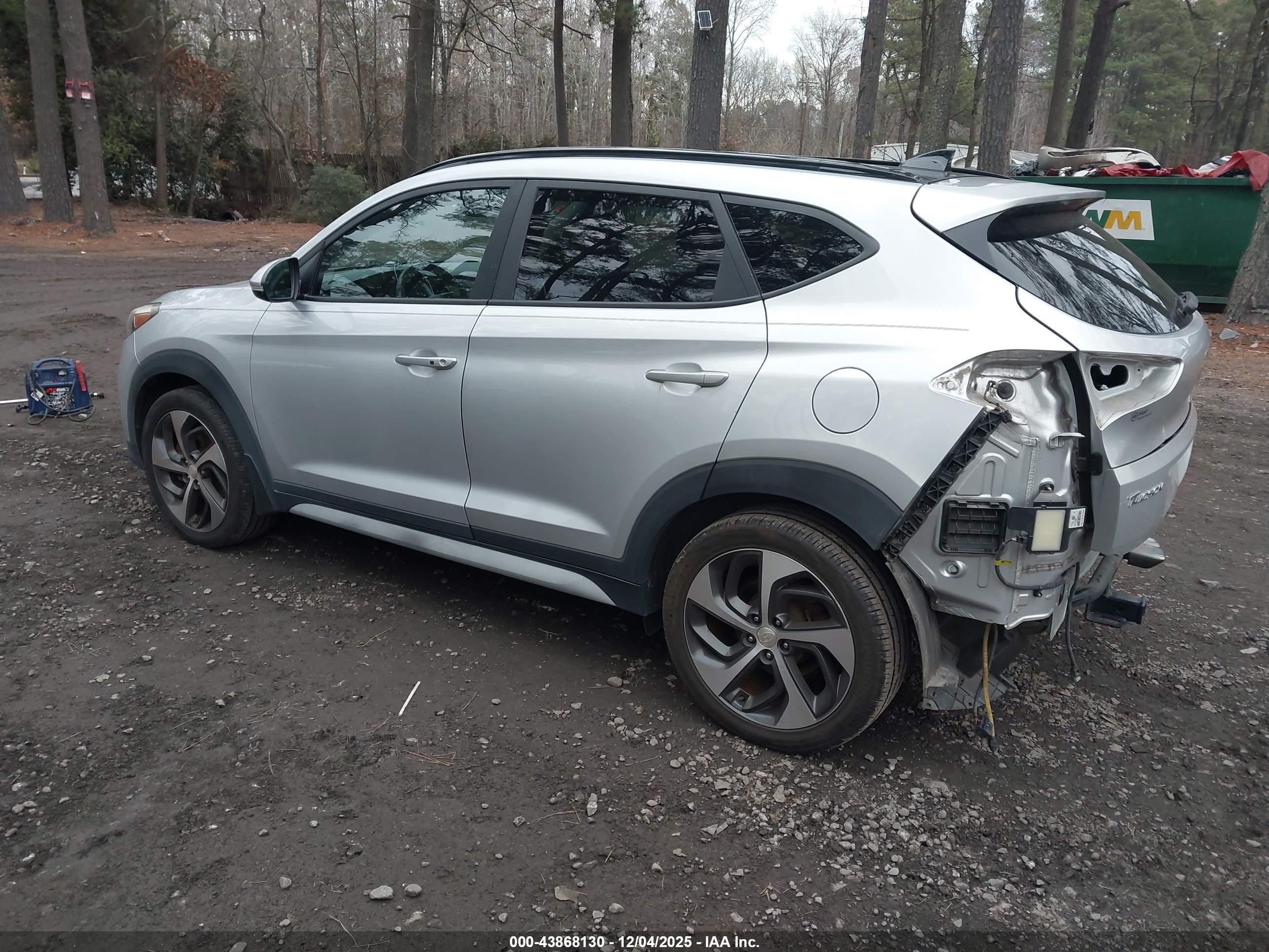 HYUNDAI TUCSON image 3