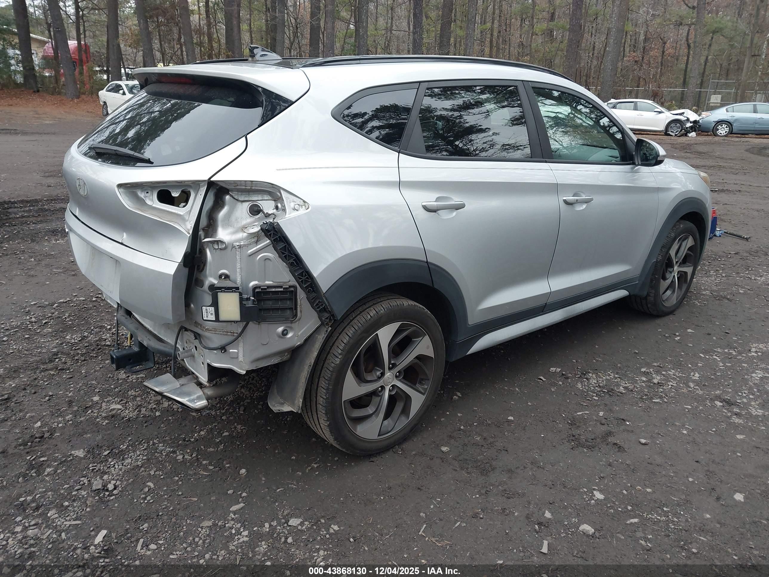 HYUNDAI TUCSON image 4