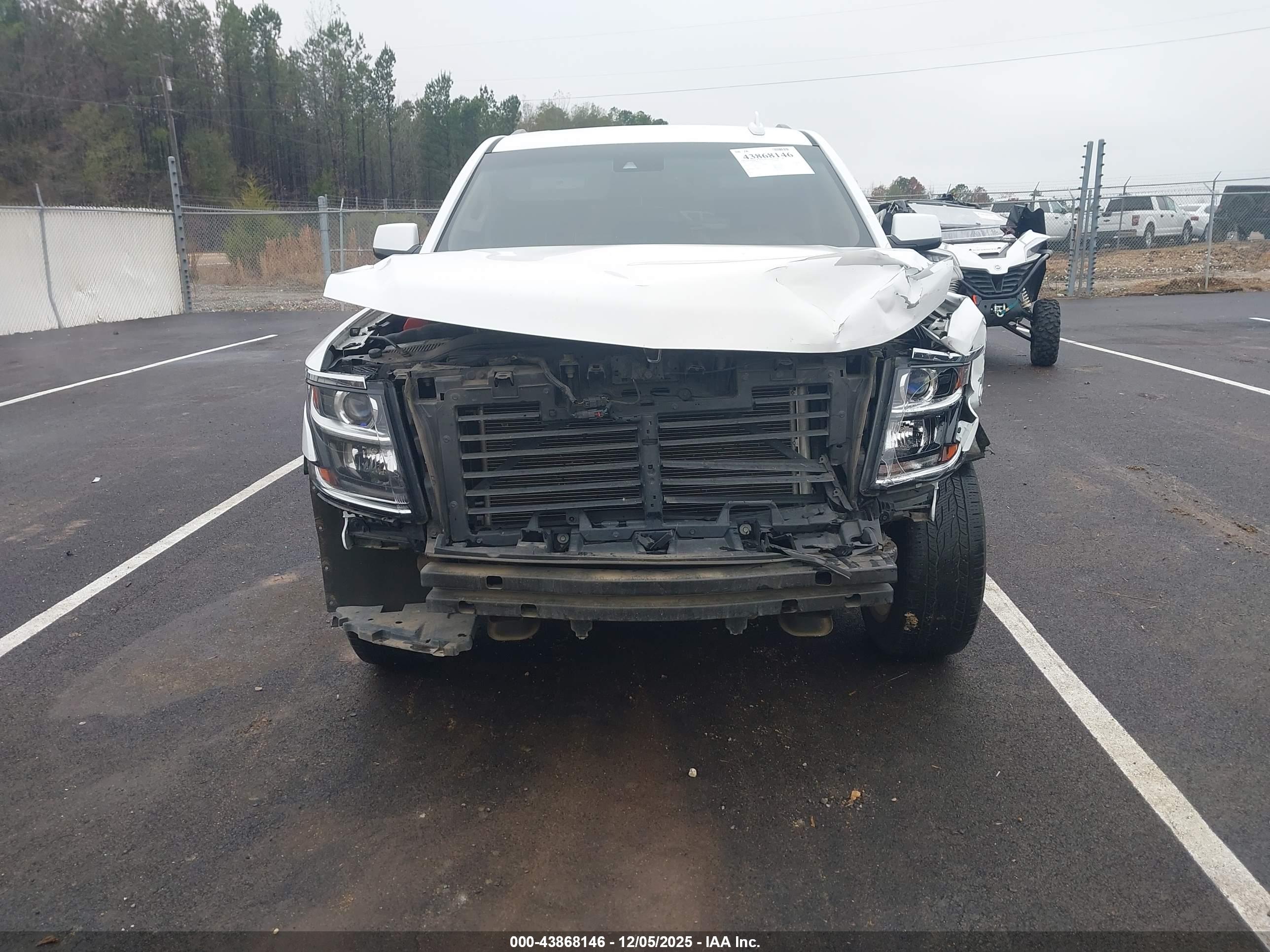 CHEVROLET TAHOE image 6