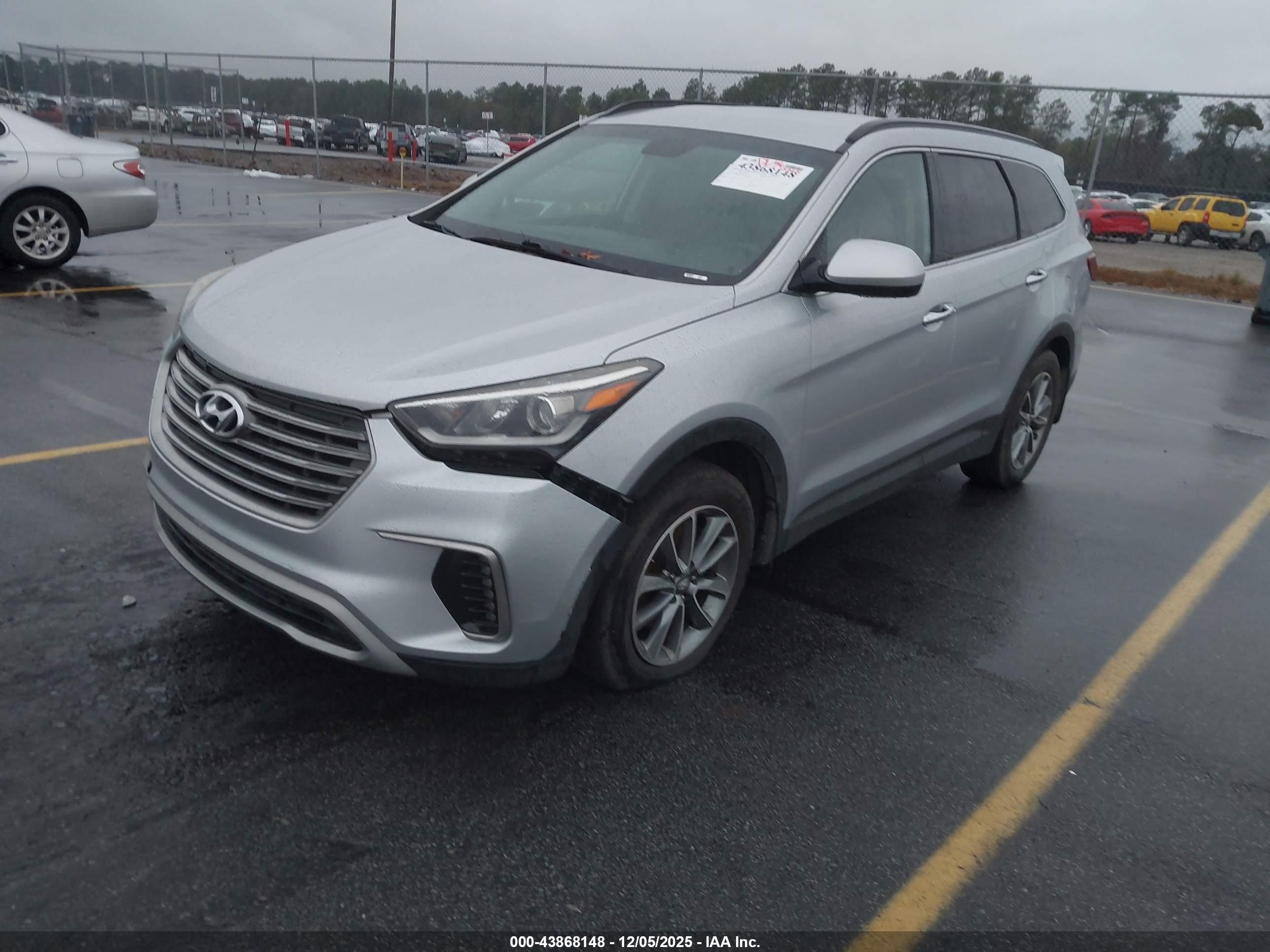 HYUNDAI SANTA image 2