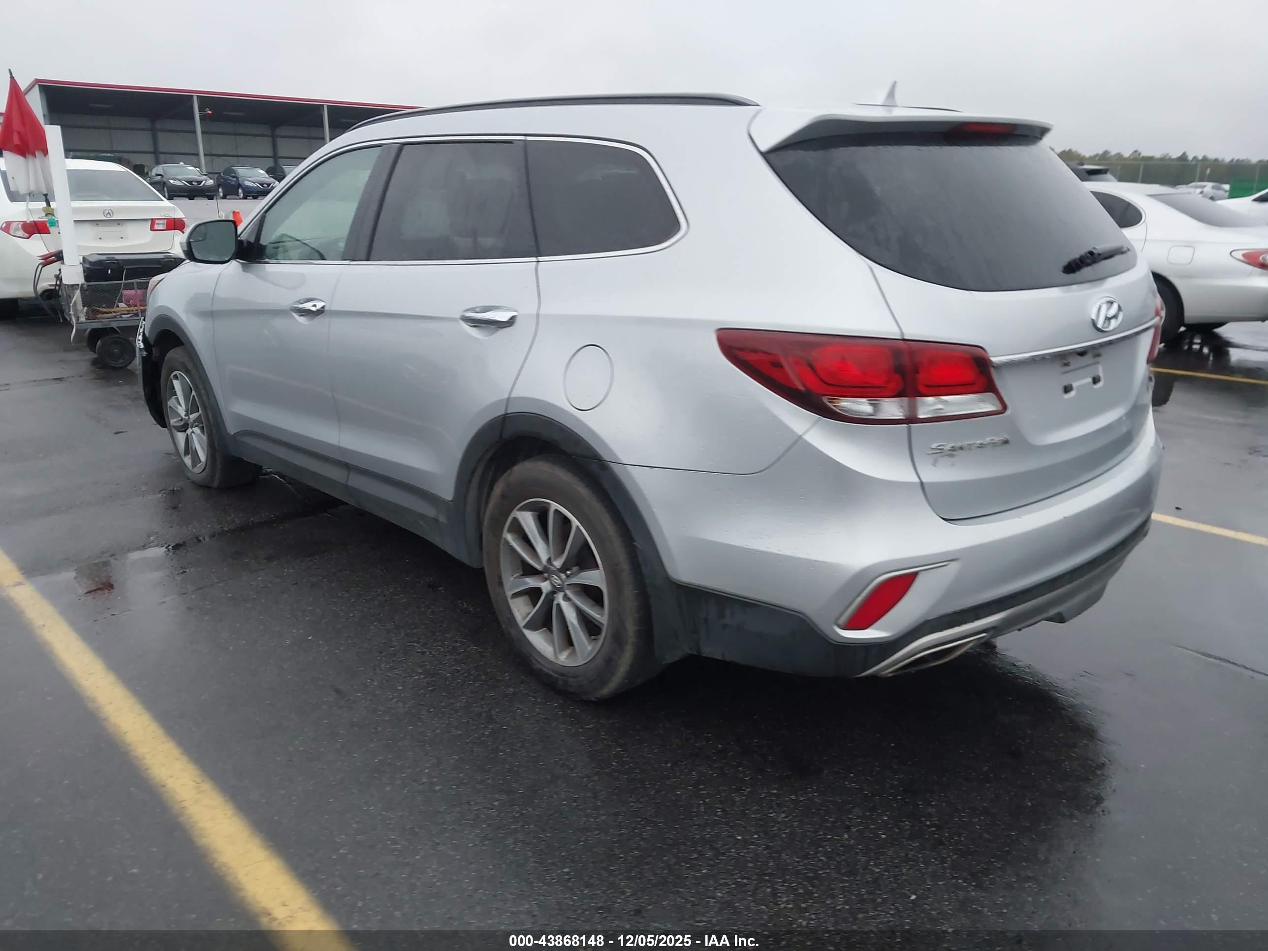 HYUNDAI SANTA image 3