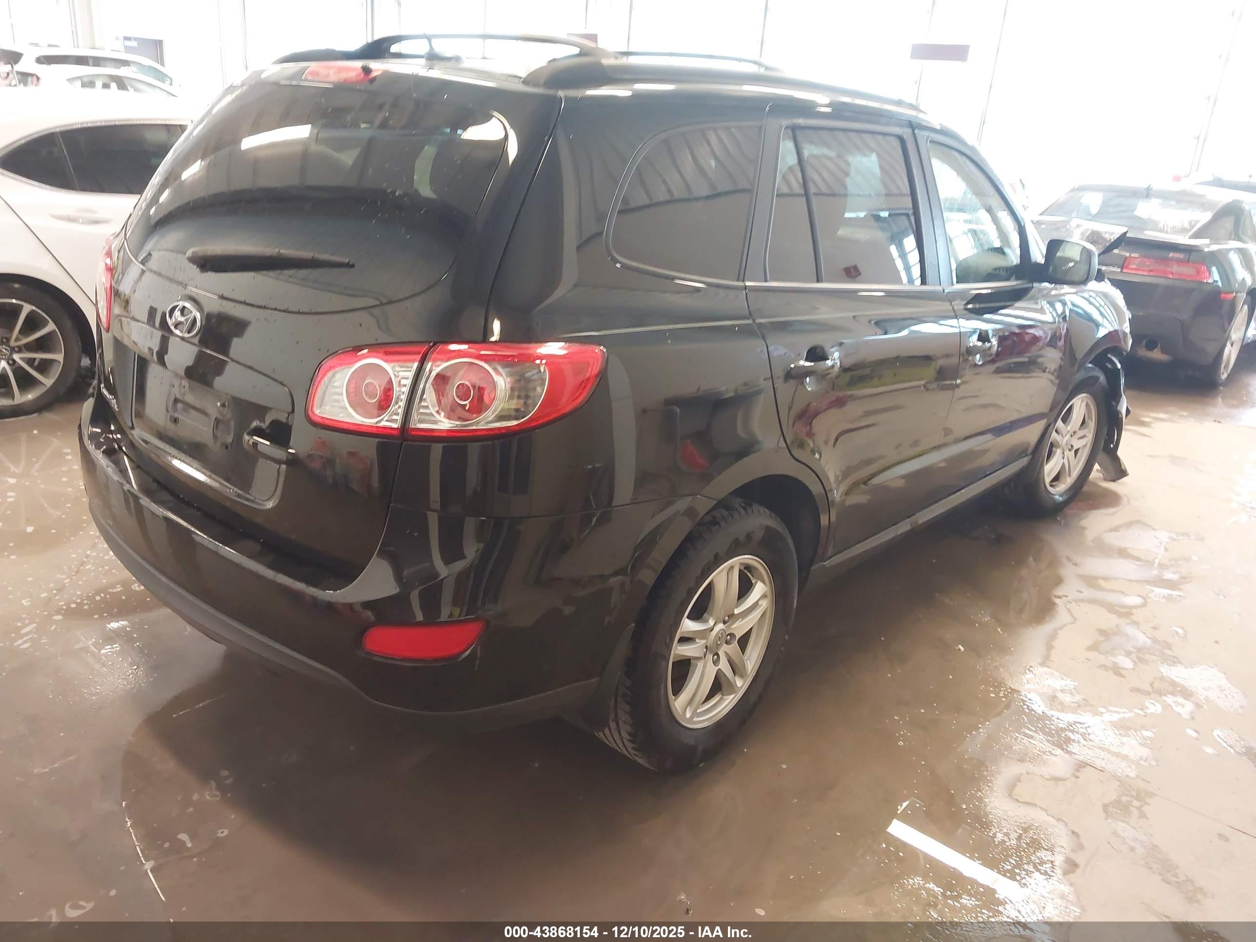 HYUNDAI SANTA image 4